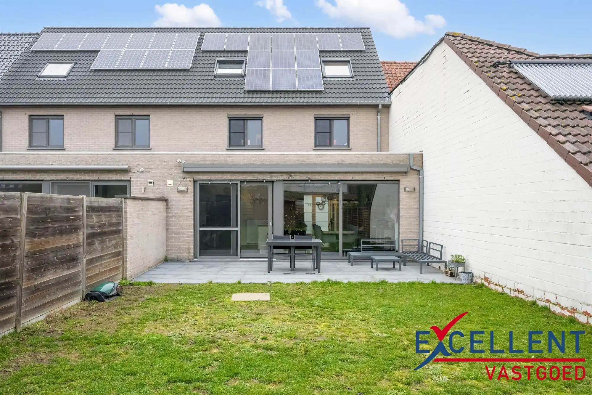 Instapklare en ruime woning met 5 slaapkamers in Zulte te koop foto 17