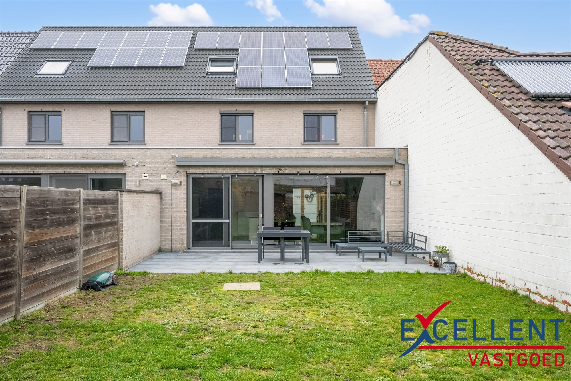 Instapklare en ruime woning met 5 slaapkamers in Zulte te koop foto 17