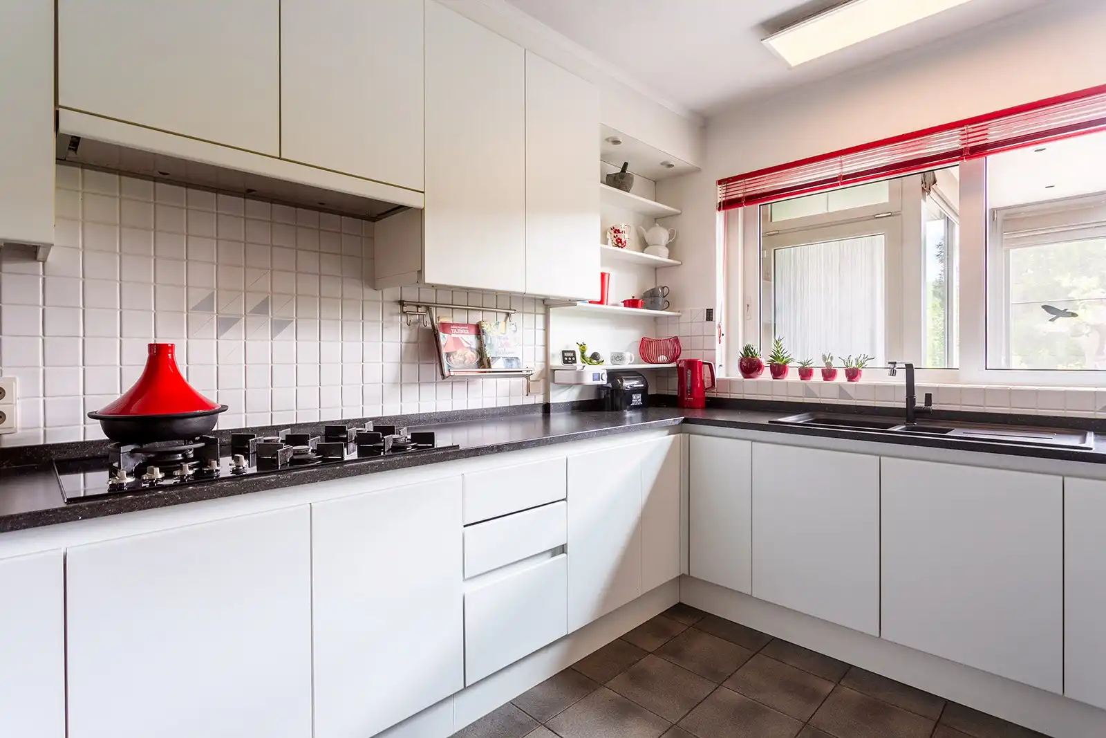 Instapklare bel-etagewoning met 3 slaapkamers en groene tuin foto 31