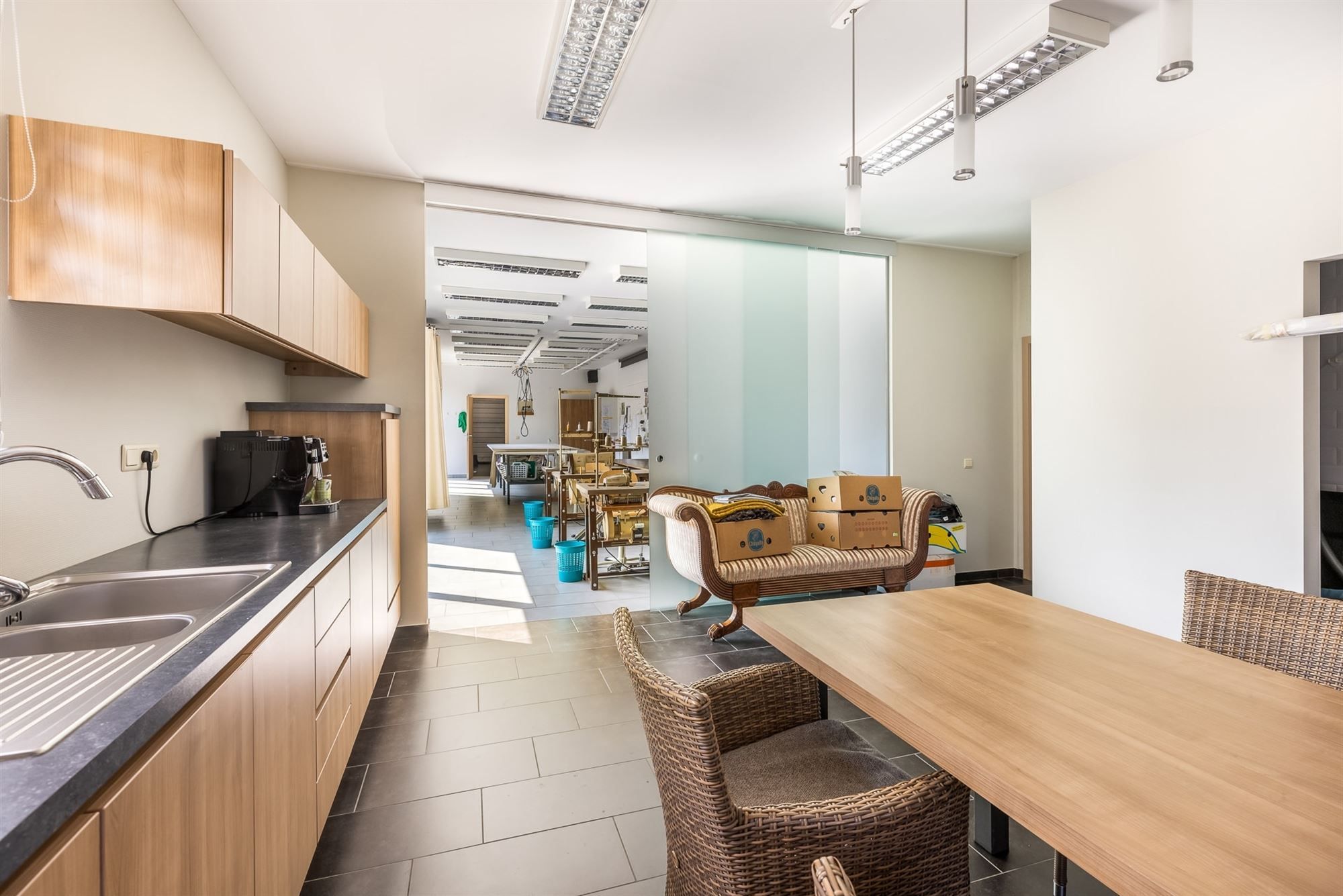 COMMERCIËLE RUIMTE + BIJHOREND APPARTEMENT MET 3 SLAAPKAMERS OP EEN PERCEEL VAN 1257M² TE LEOPOLDSBURG foto 11