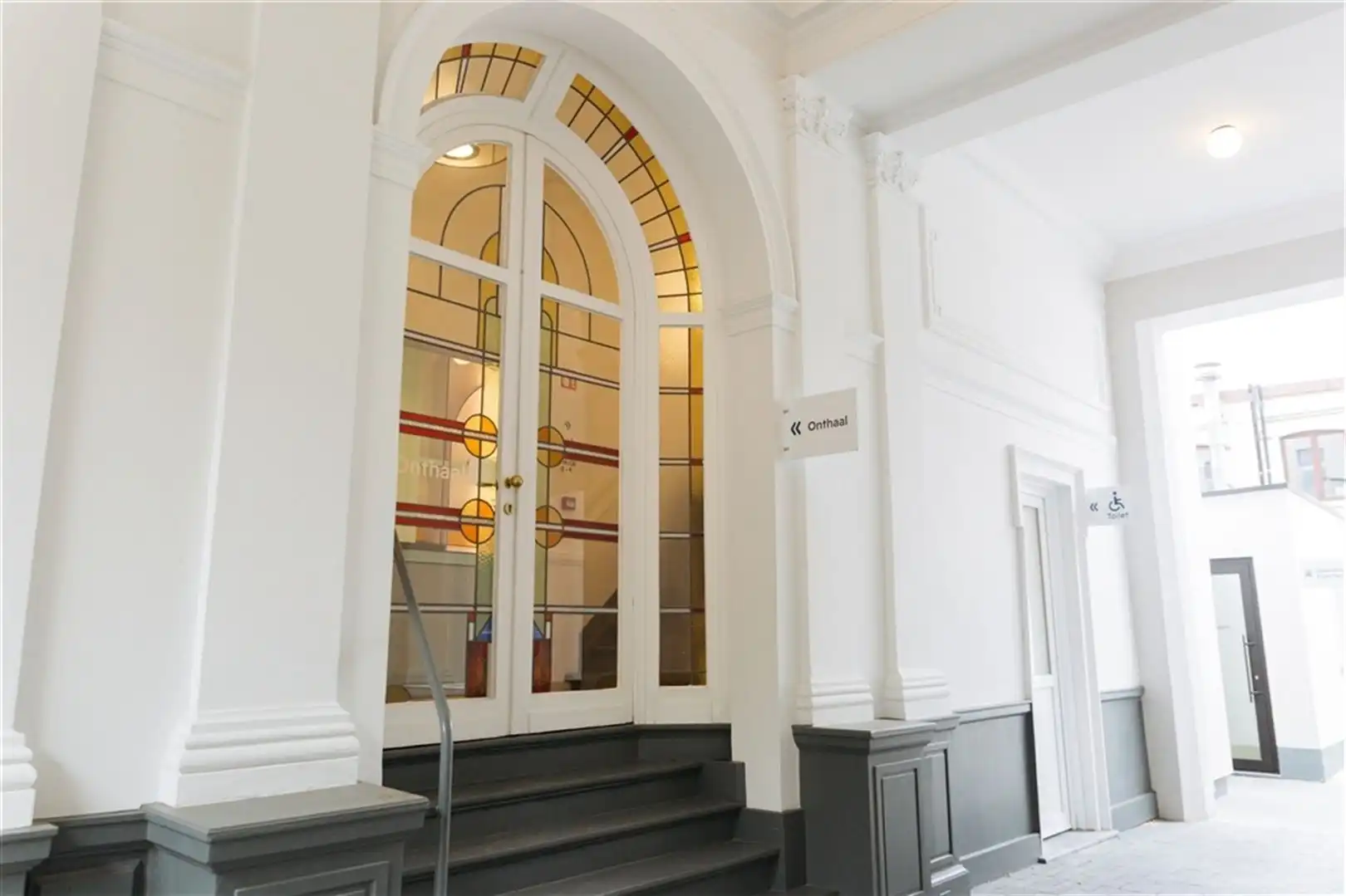 Kantoren/praktijkruimten op strategische locatie in Gent met parking foto 3