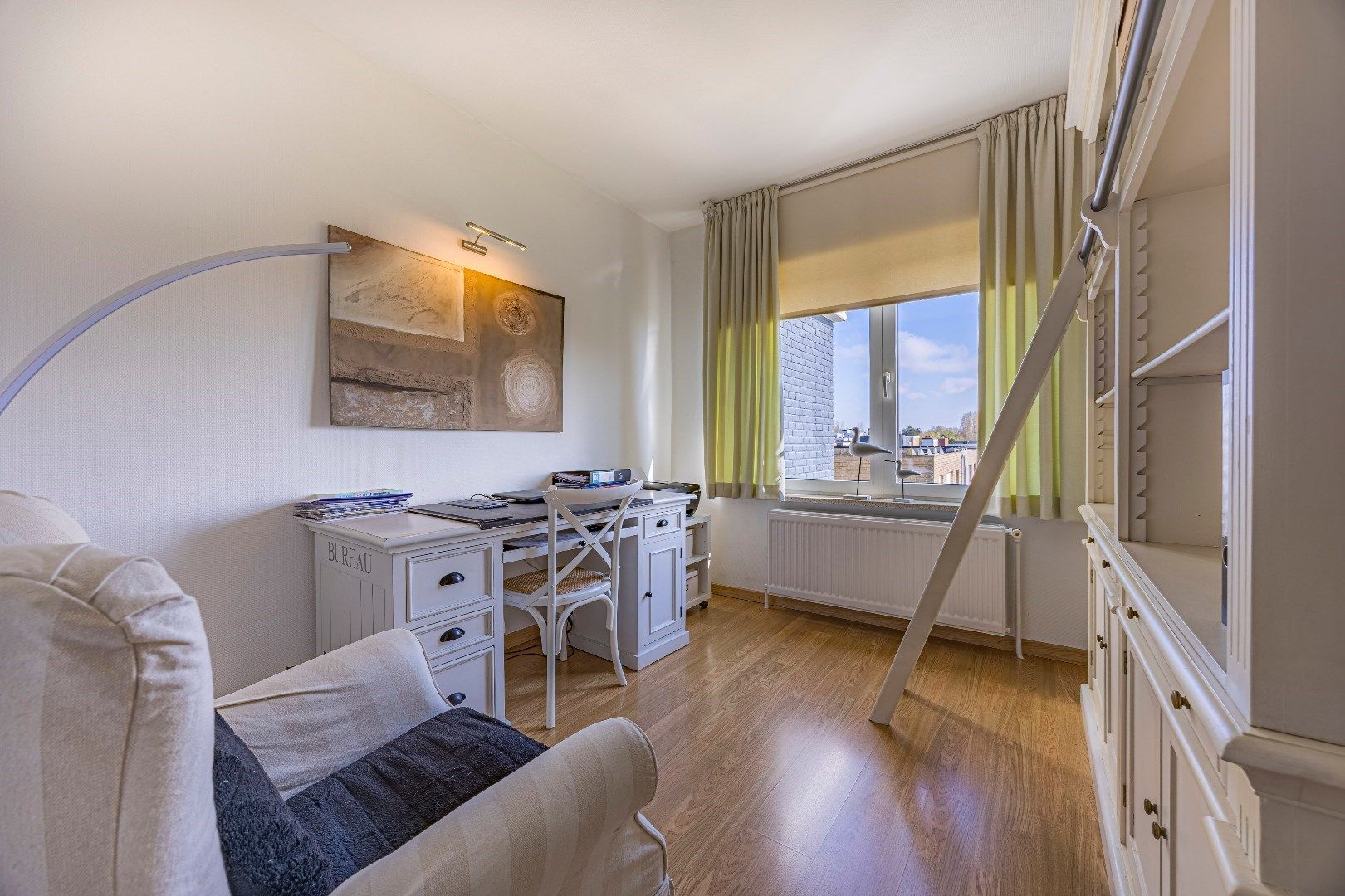 Knappe woning met weidse zichten, vlakbij het strand foto 16