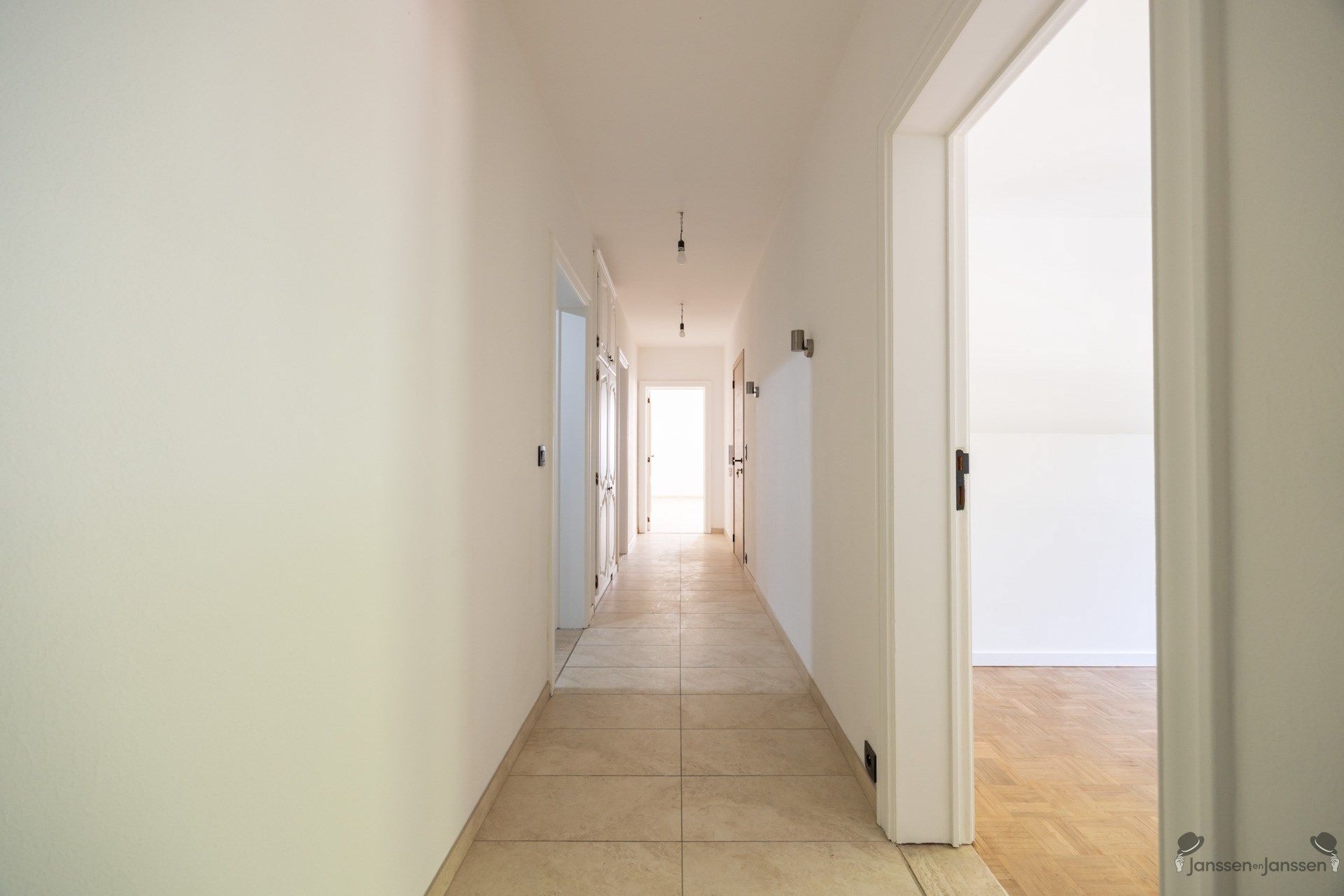 Ruim instapklaar appartement met 3 slaapkamers in hartje Aarschot. foto 3