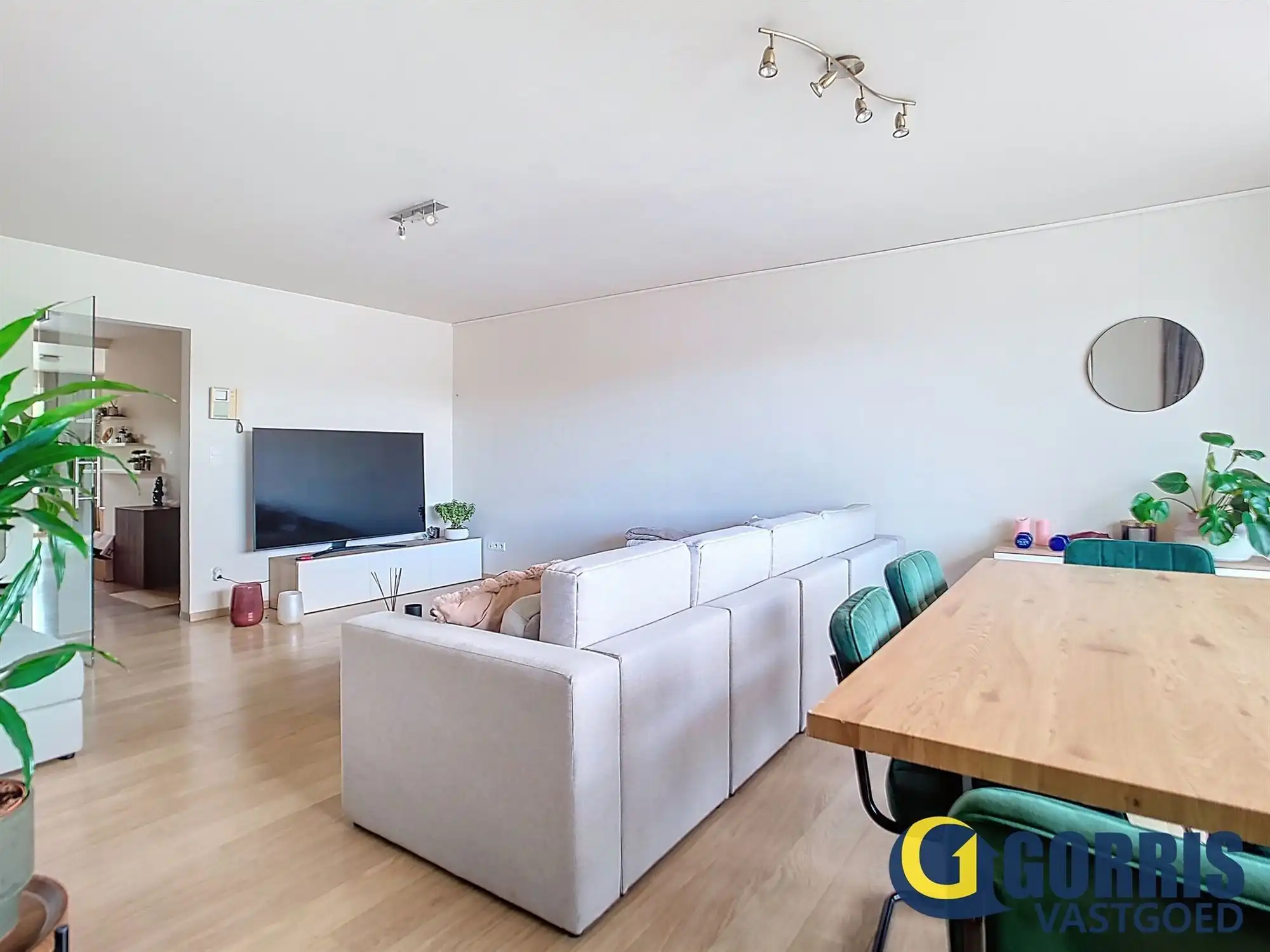 Prachtig appartement met 2 slaapkamers foto 3