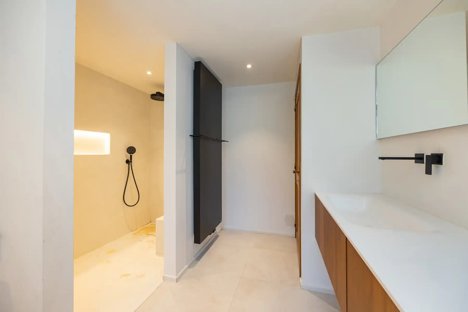 Gerenoveerde villa met 6 slpk, praktijk, zwembad op 1.867m² foto 17