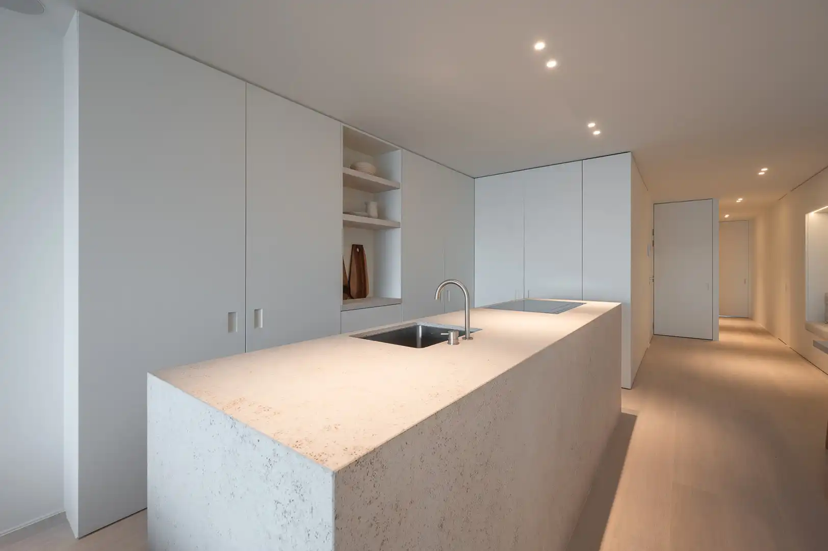 Magnifiek appartement op de wandeldijk in het Zoute, met adembenemend frontaal zeezicht. foto 9