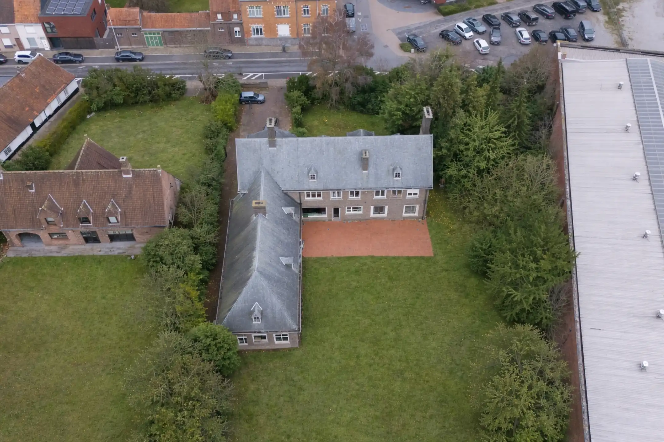 Riante te renoveren villa met grote tuin in centrum Rumbeke foto 17