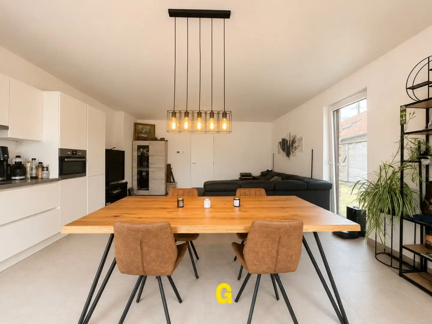 Knap afgewerkt gelijkvloersappartement met 2 slaapkamers, ruim terras en tuintje met tuinberging foto 9