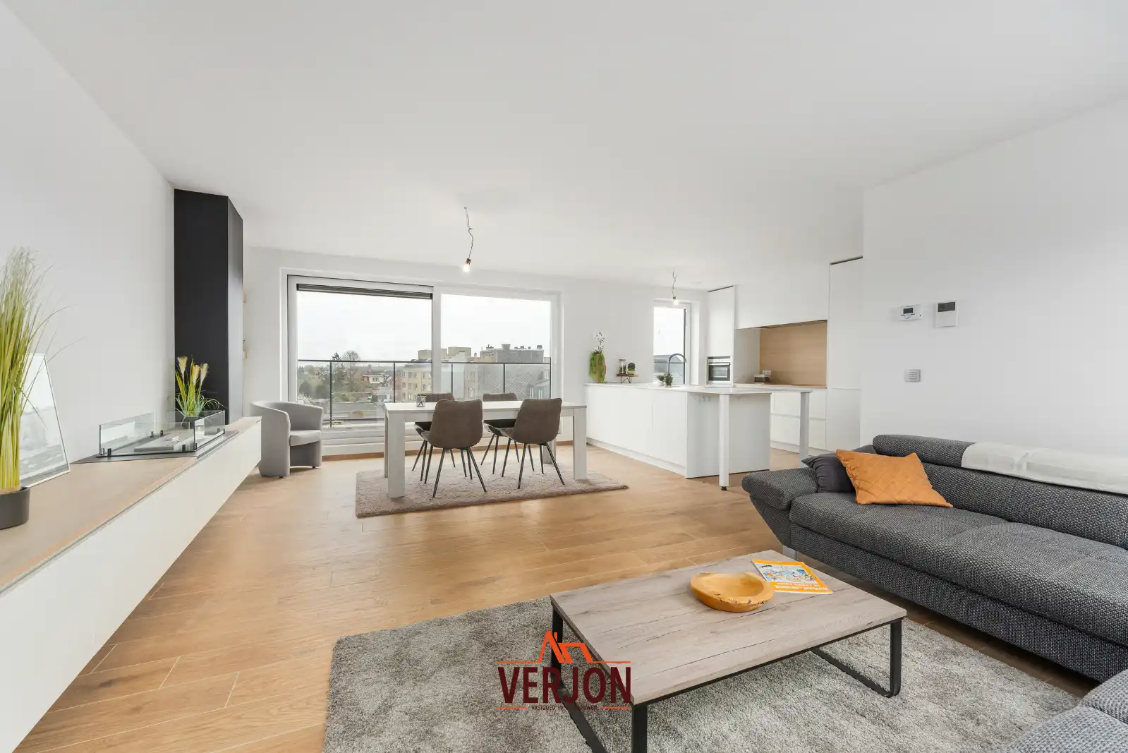 Ruim en lichtrijk penthouse met 2 terrassen nabij centrum Roeselare foto 2