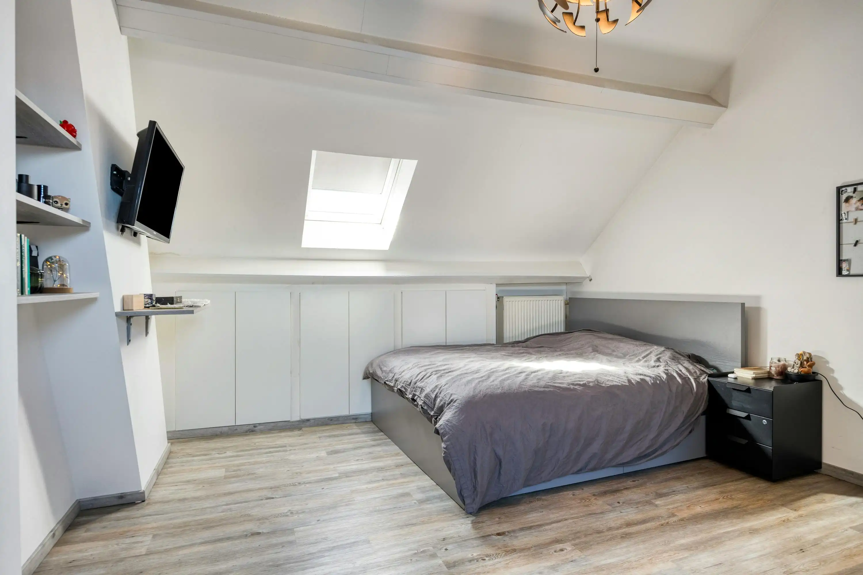 Instapklaar huis met 3 slaapkamers te koop in Merksem foto 19