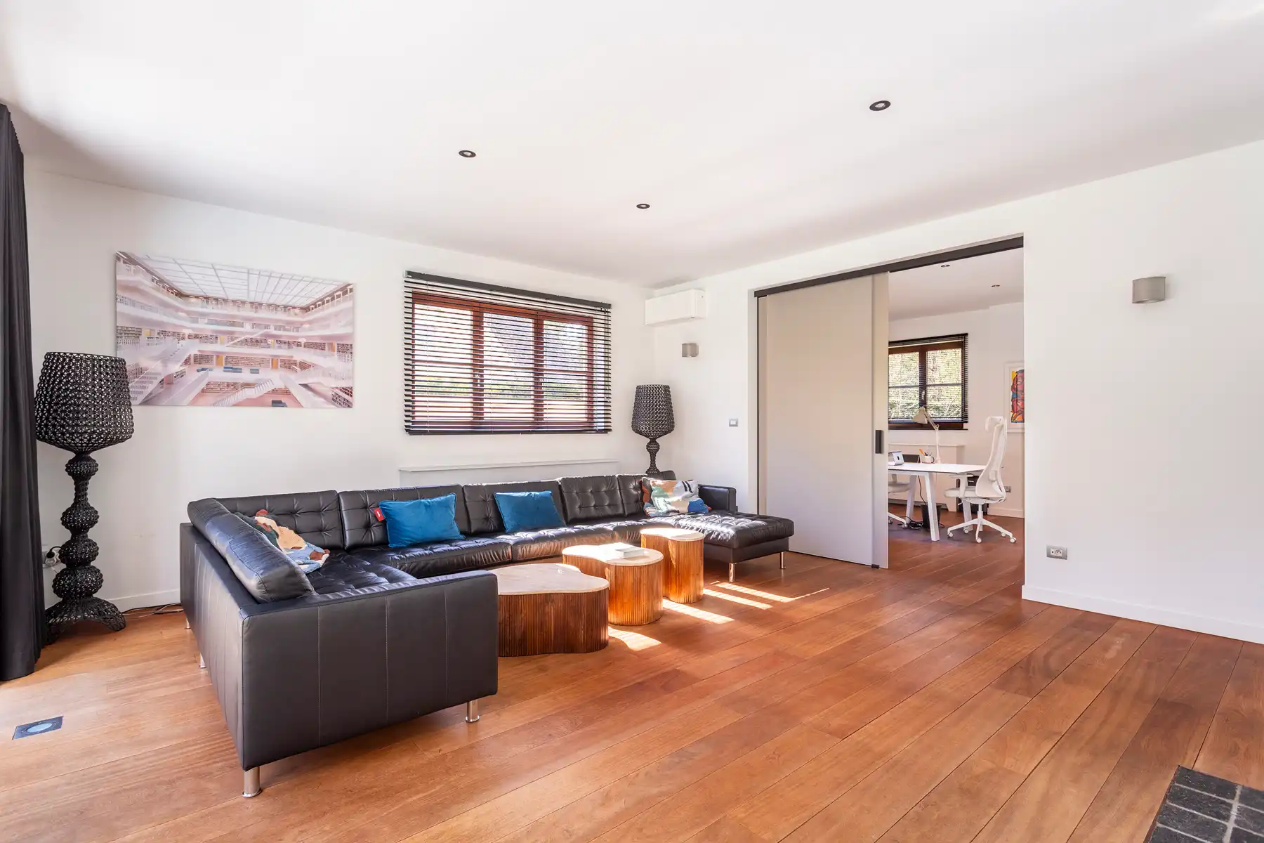 Instapklare villa met zwembad door groen omgeven foto 17