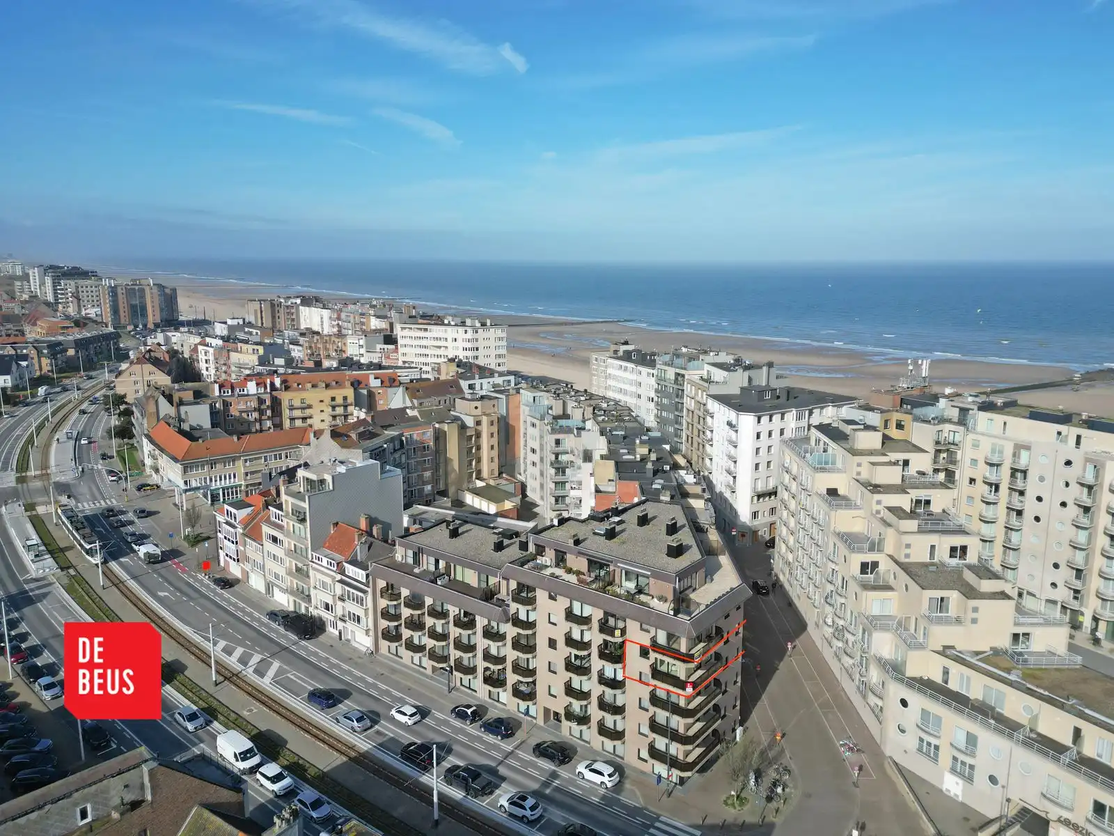 TOPAANBOD! Gerenoveerd hoekappartement met terras , 3 slaapkamers, vlakbij zee foto 15