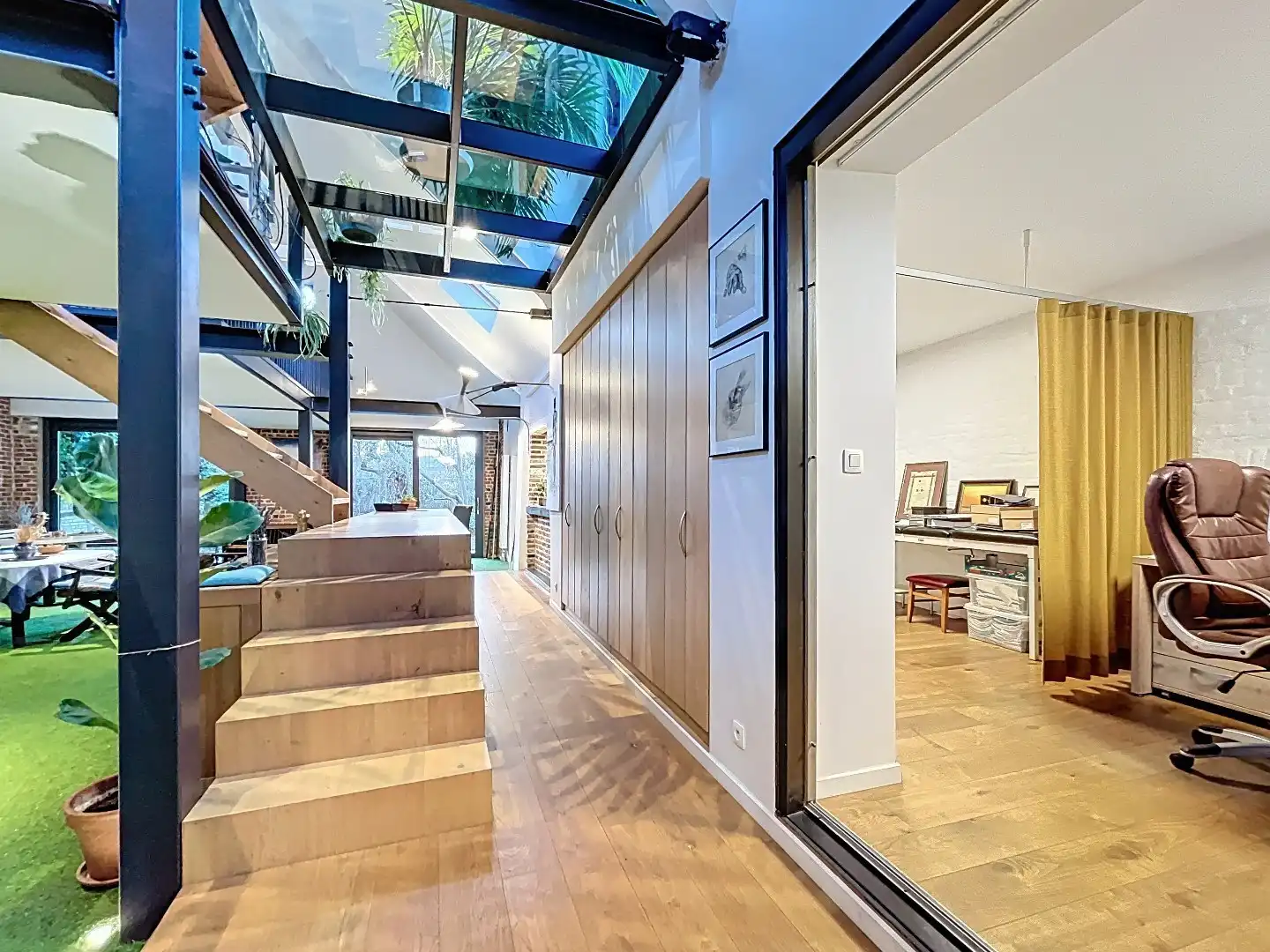 Instapklare loft met veel licht, ruimte en westgerichte tuin foto 4