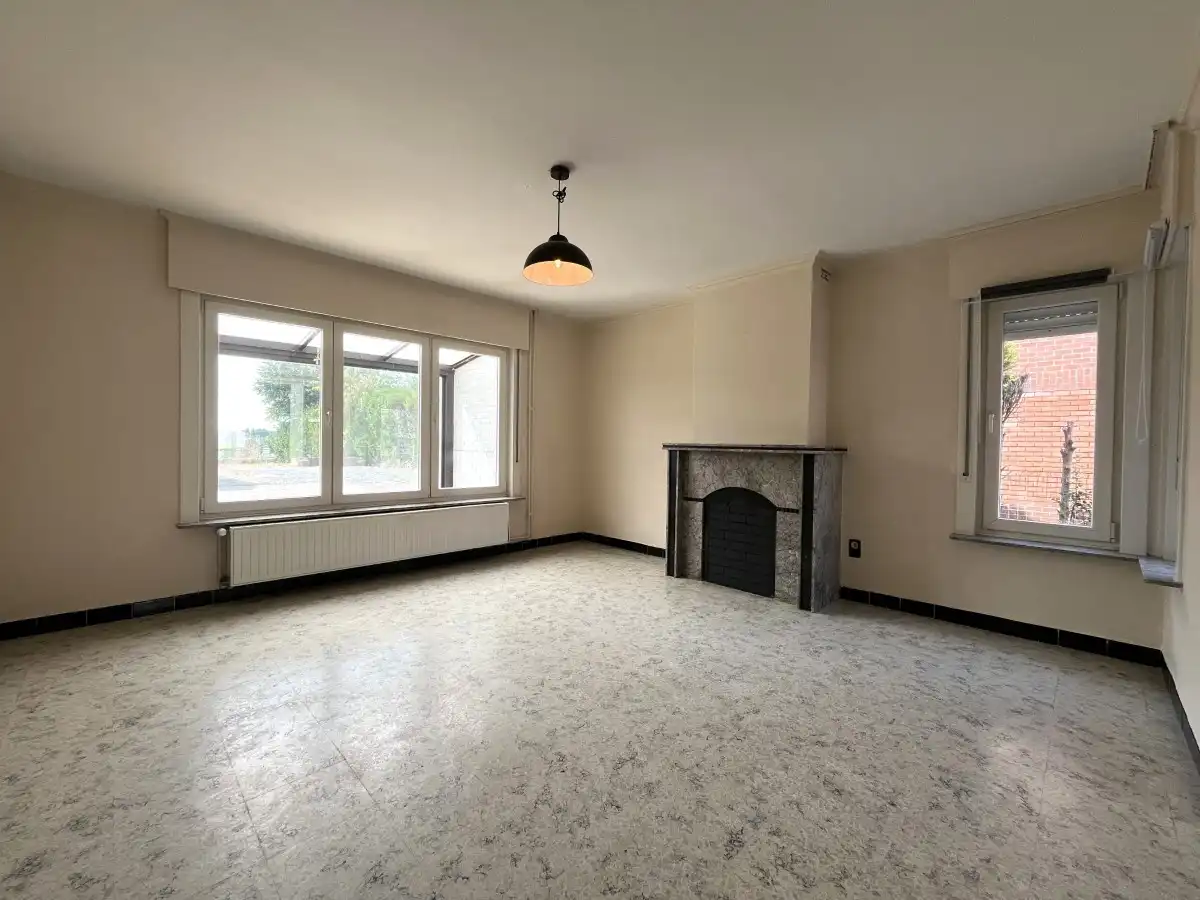 Moorslede – Halfopen gezinswoning met 4 slaapkamers en garage foto 4