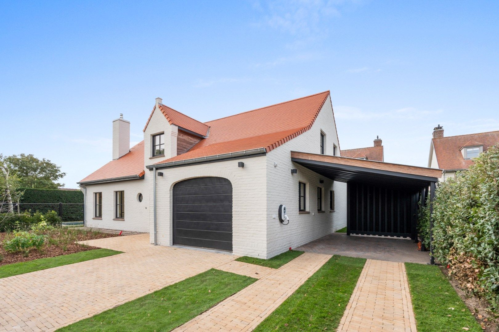 Gerenoveerde villa met zwembad vlakbij het strand foto 14