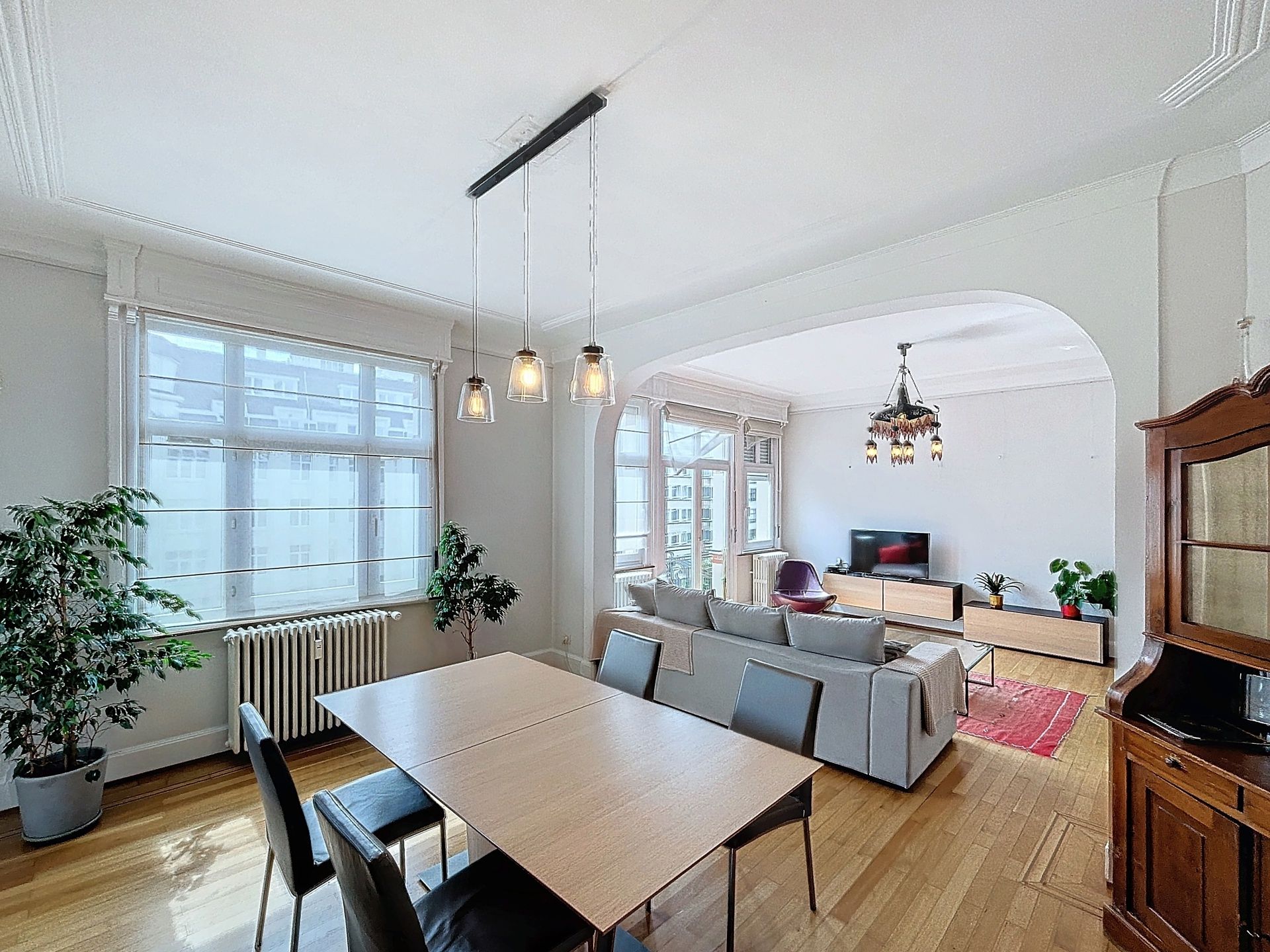 Elsene, prestigieuze gemeubelde flat 2 slaapkamers + bureau foto 4