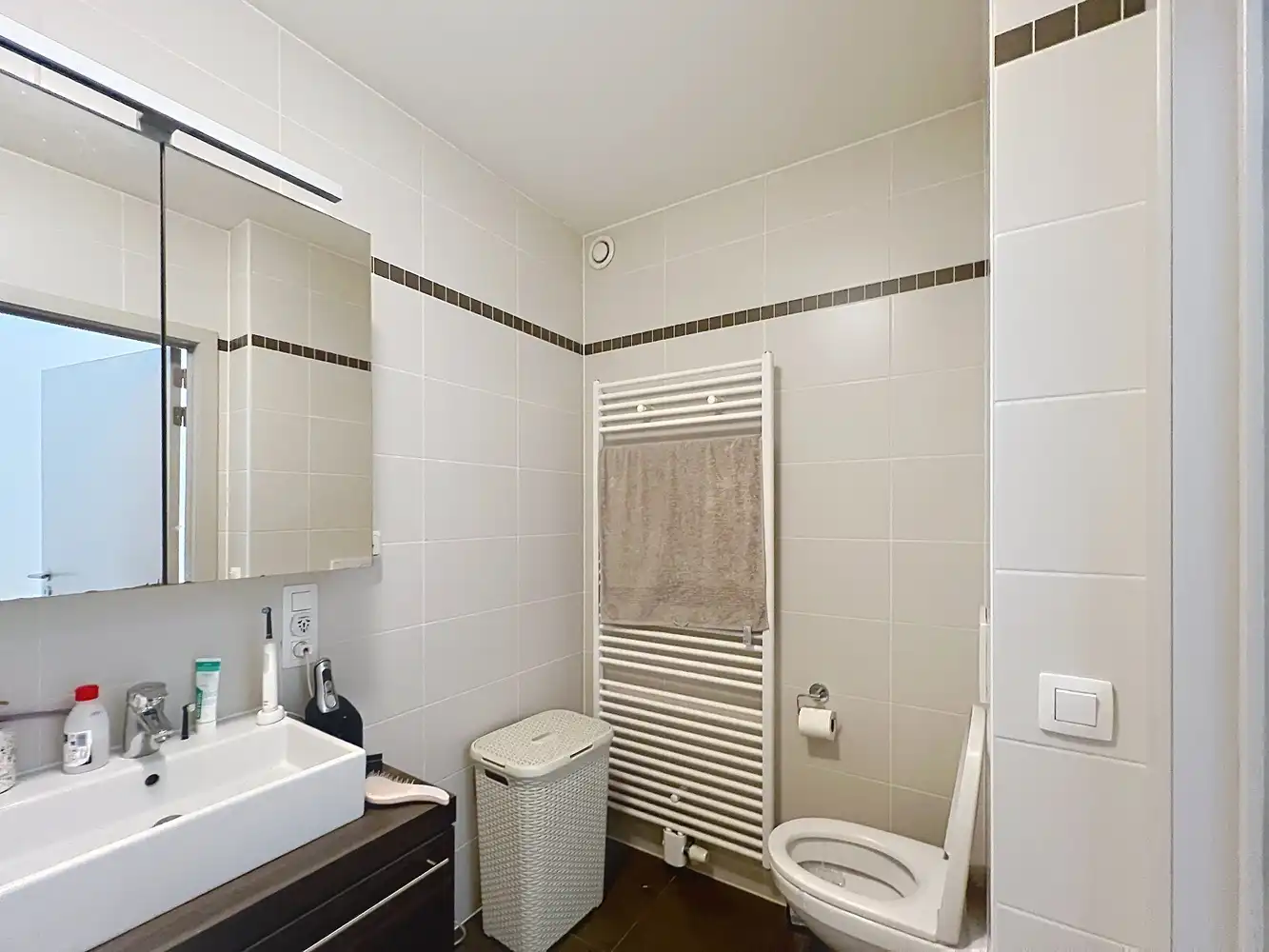 Ruim gelijkvloers appartement voor senioren met zicht op pastorietuin foto 9