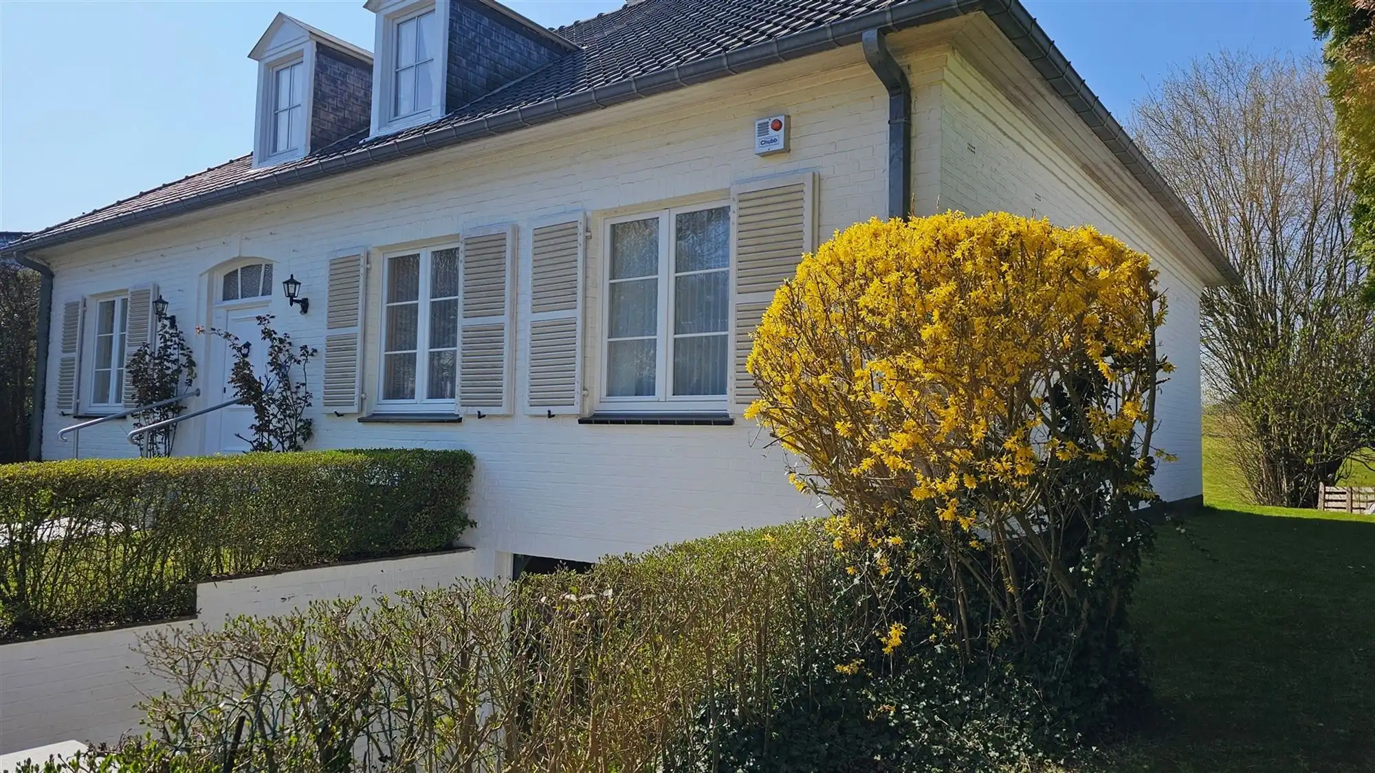 Hoofdfoto van de publicatie: Villa op toplocatie