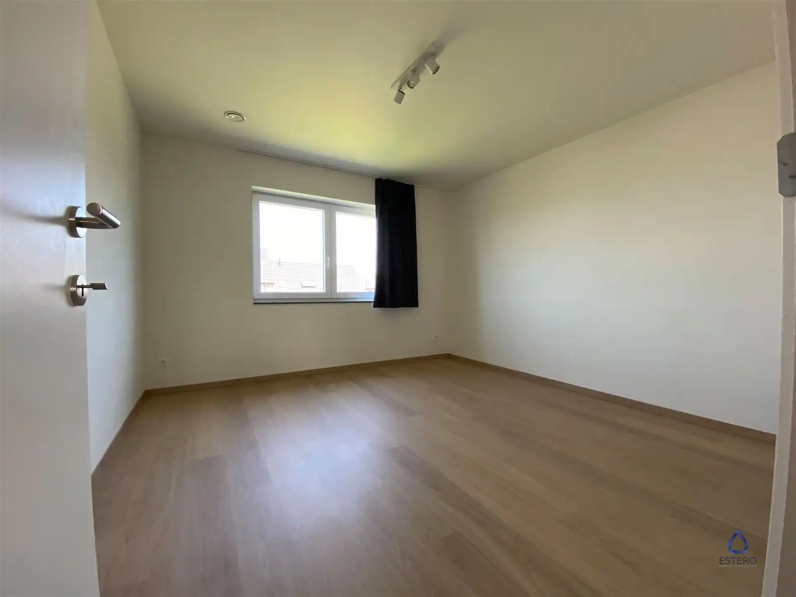Moderne woning met met 4 slaapkamers foto 8