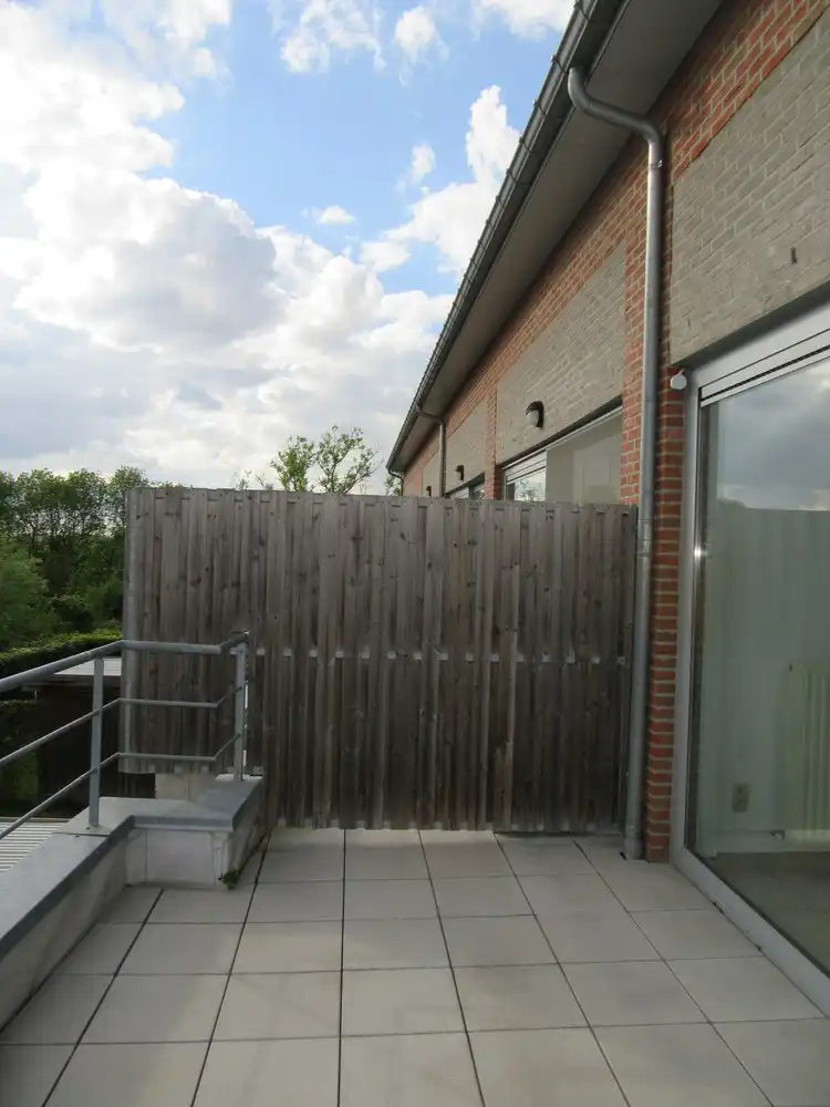 Modern duplex appartement, open indeling, 2x slpk, 2x terras, kelder + parkeerplek + lift aanwezig foto 6