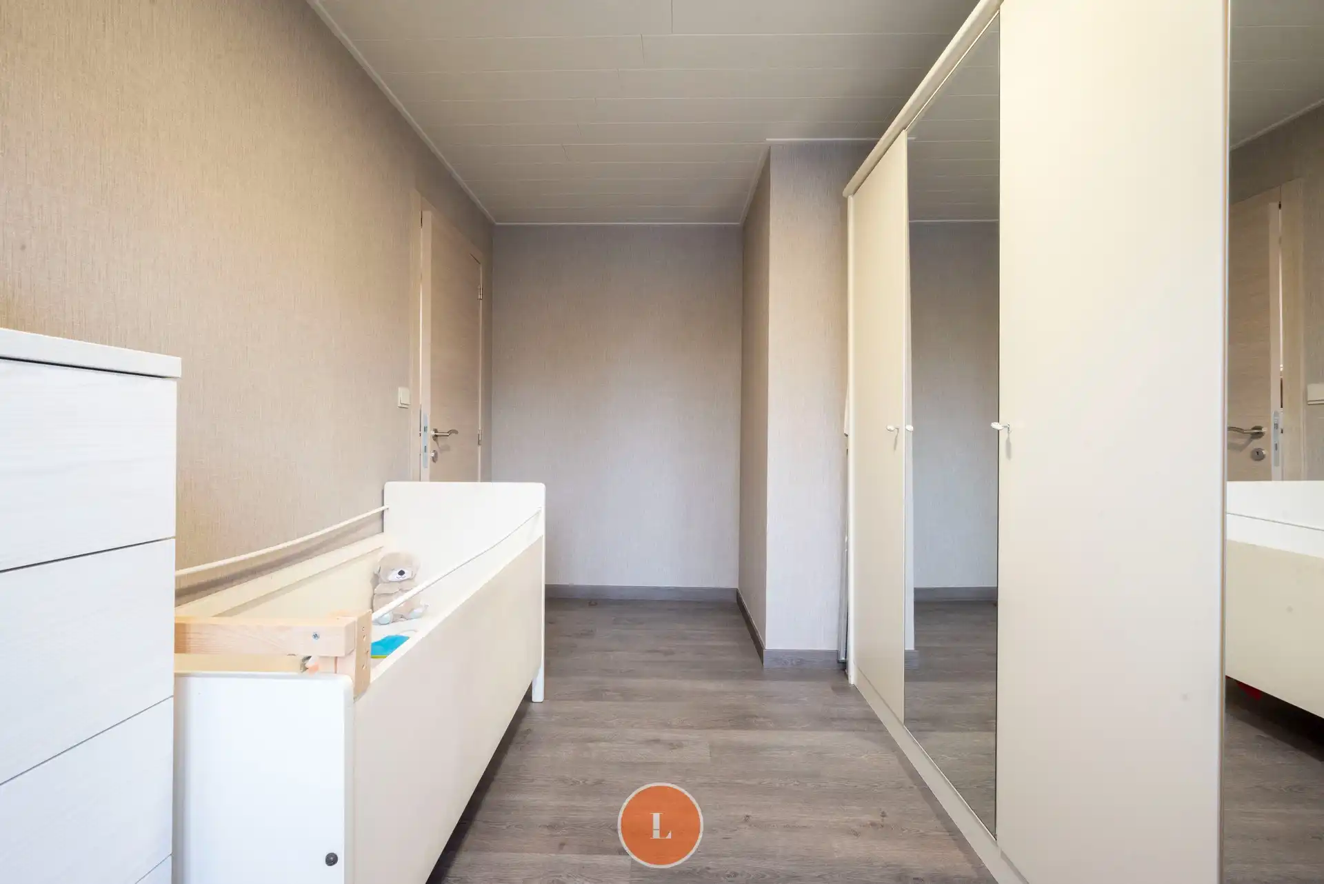 Instapklare gezinswoning met 4 slaapkamers en tuin. foto 8