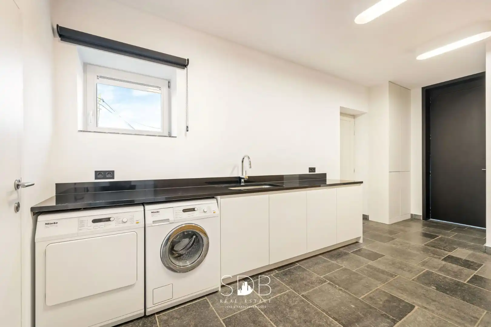 Prachtige villa in hoevestijl met bijgebouwen op 3.973m² foto 18