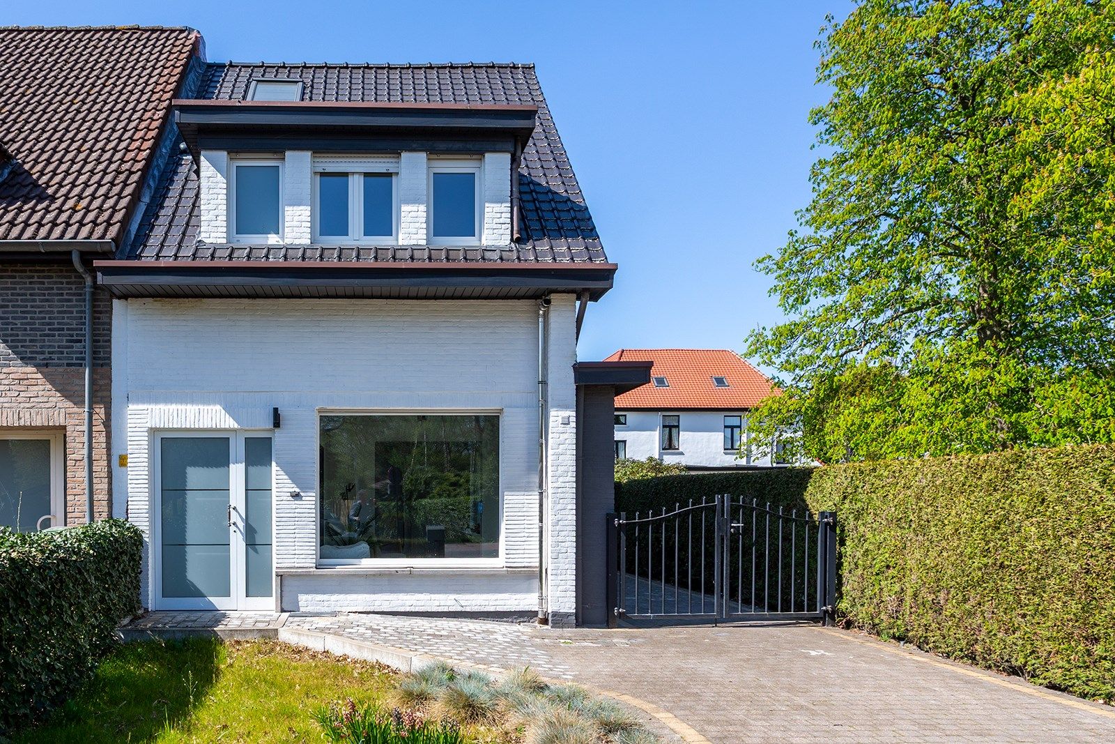 Nét gerenoveerde woning met aangename tuin  foto 2