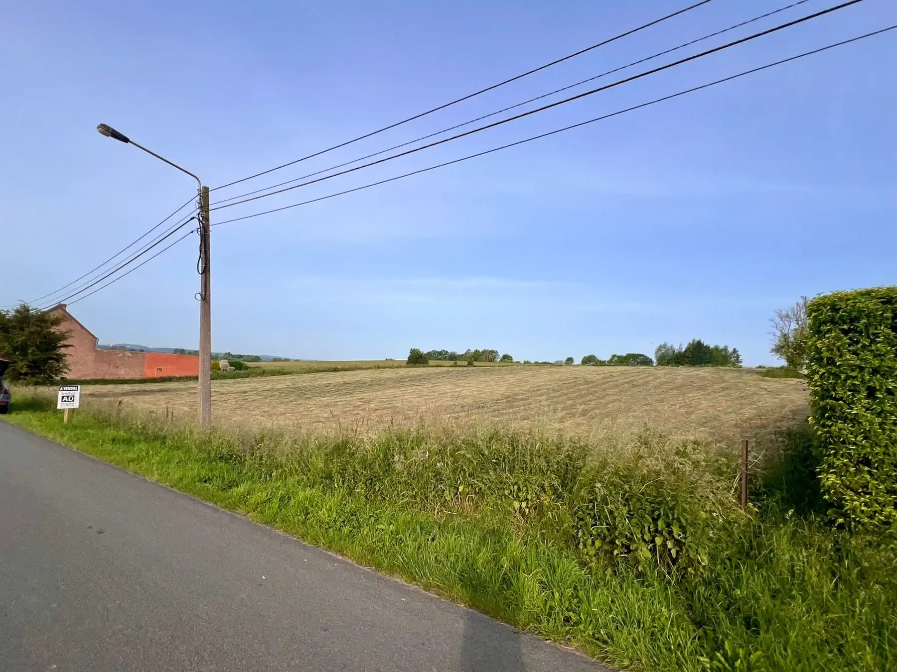 Grond deels in woongebied met landelijk karakter foto {{pictureIndex}}