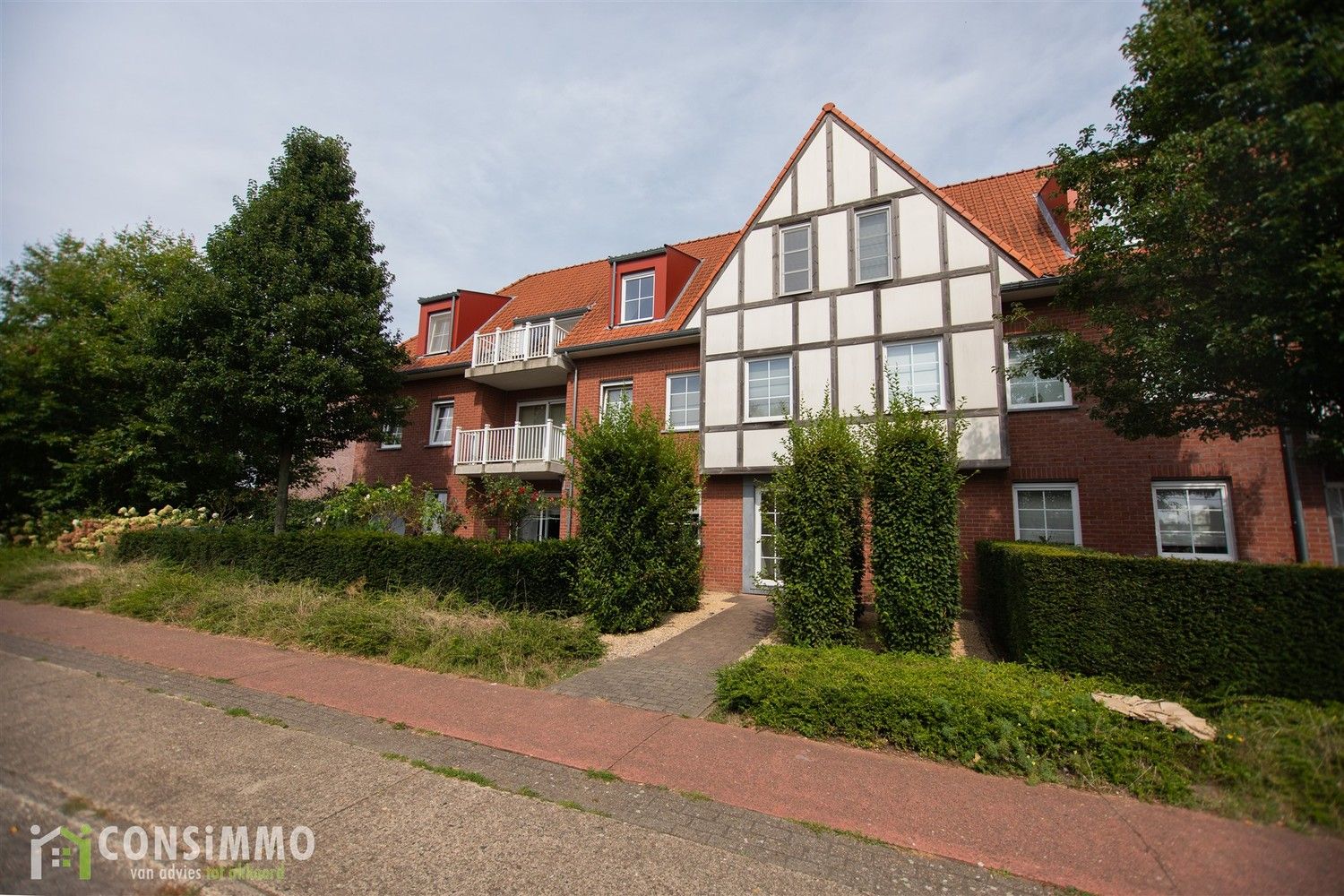 Karaktervol appartement met 2 slaapkamers in Genk-Zwartberg foto 2