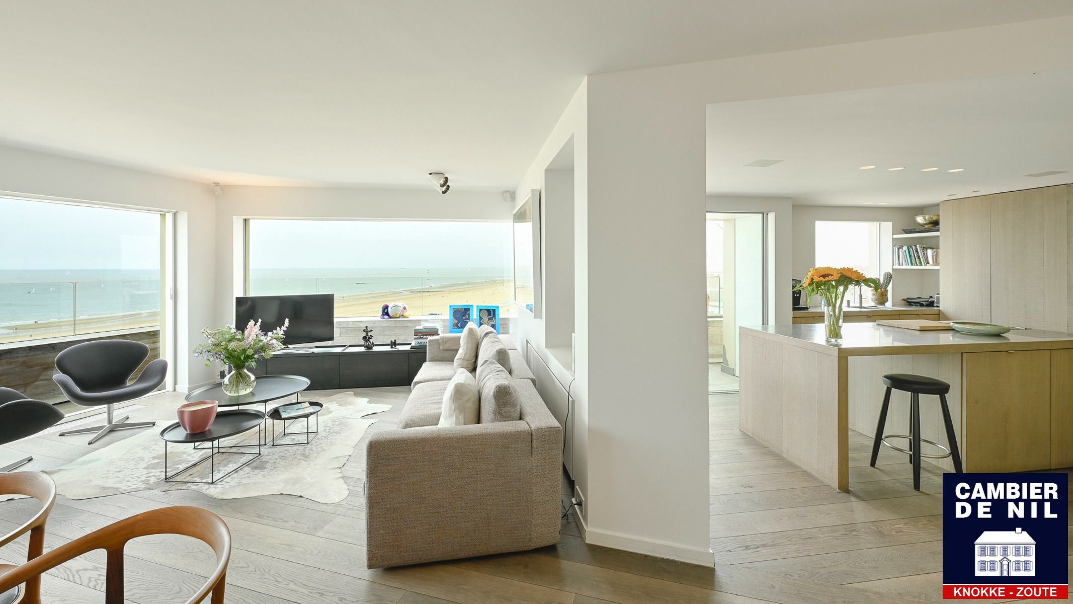 Prachtig hoekappartement met panoramische zichten foto 6