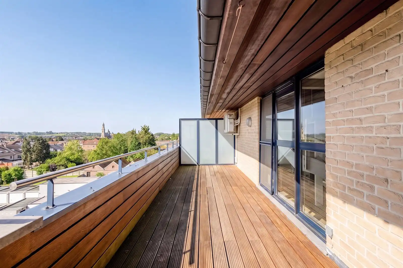 Lichtrijke duplex appartement met 3 slaapkamers foto 25