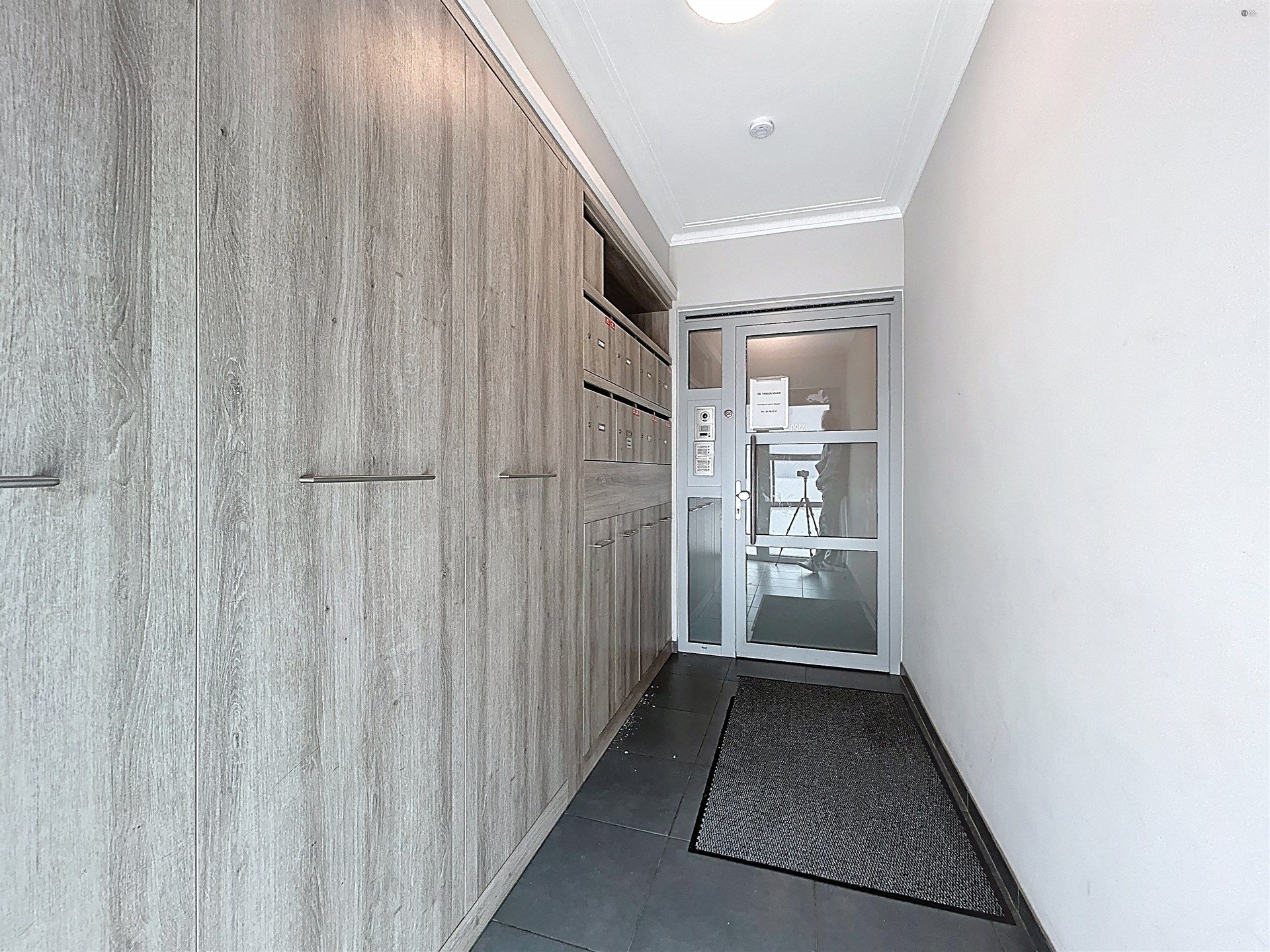 instapklaar 2 slaapkamer appartement met terras foto 12