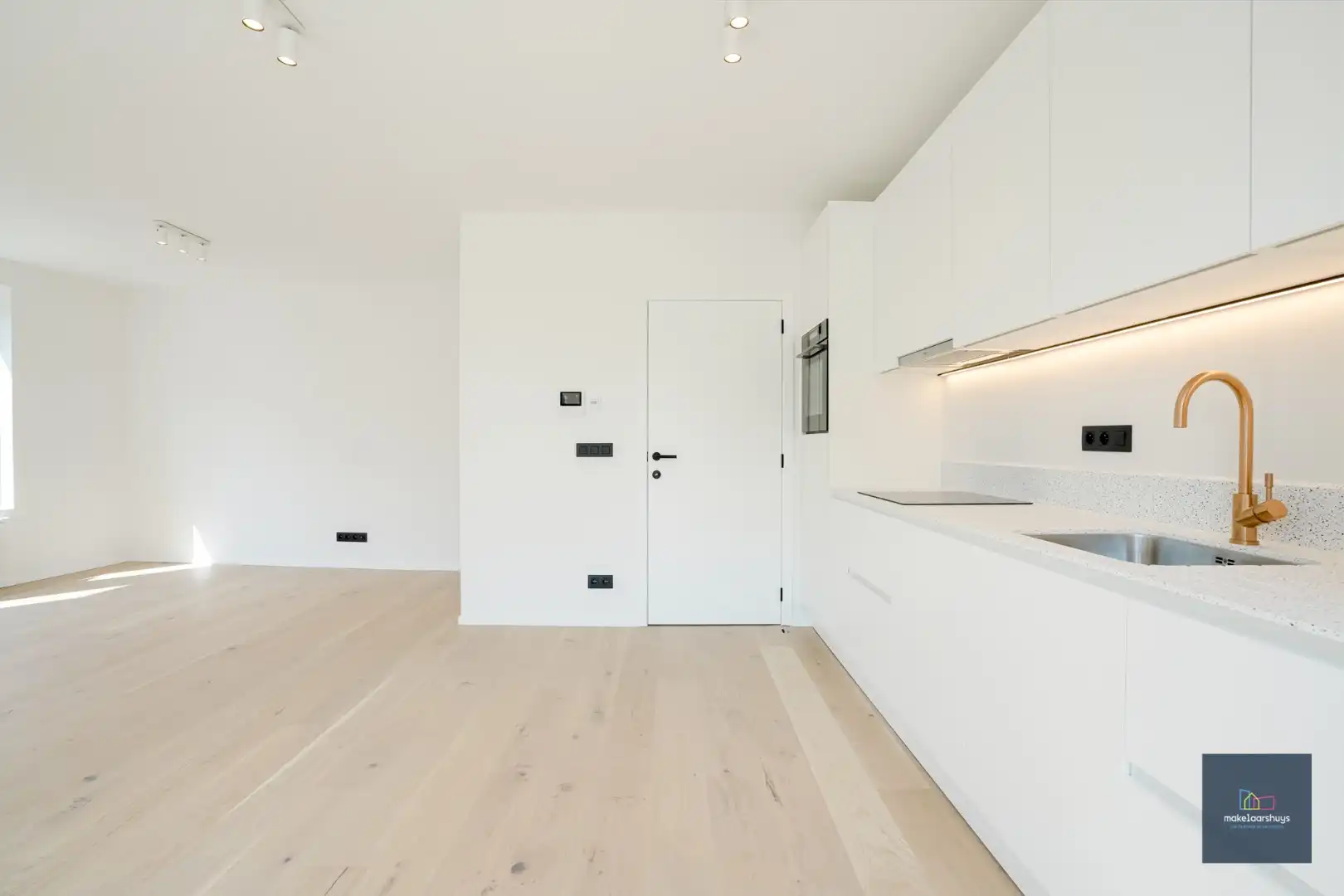 Stijlvol gerenoveerd 2 slaapkamerappartement  foto 8