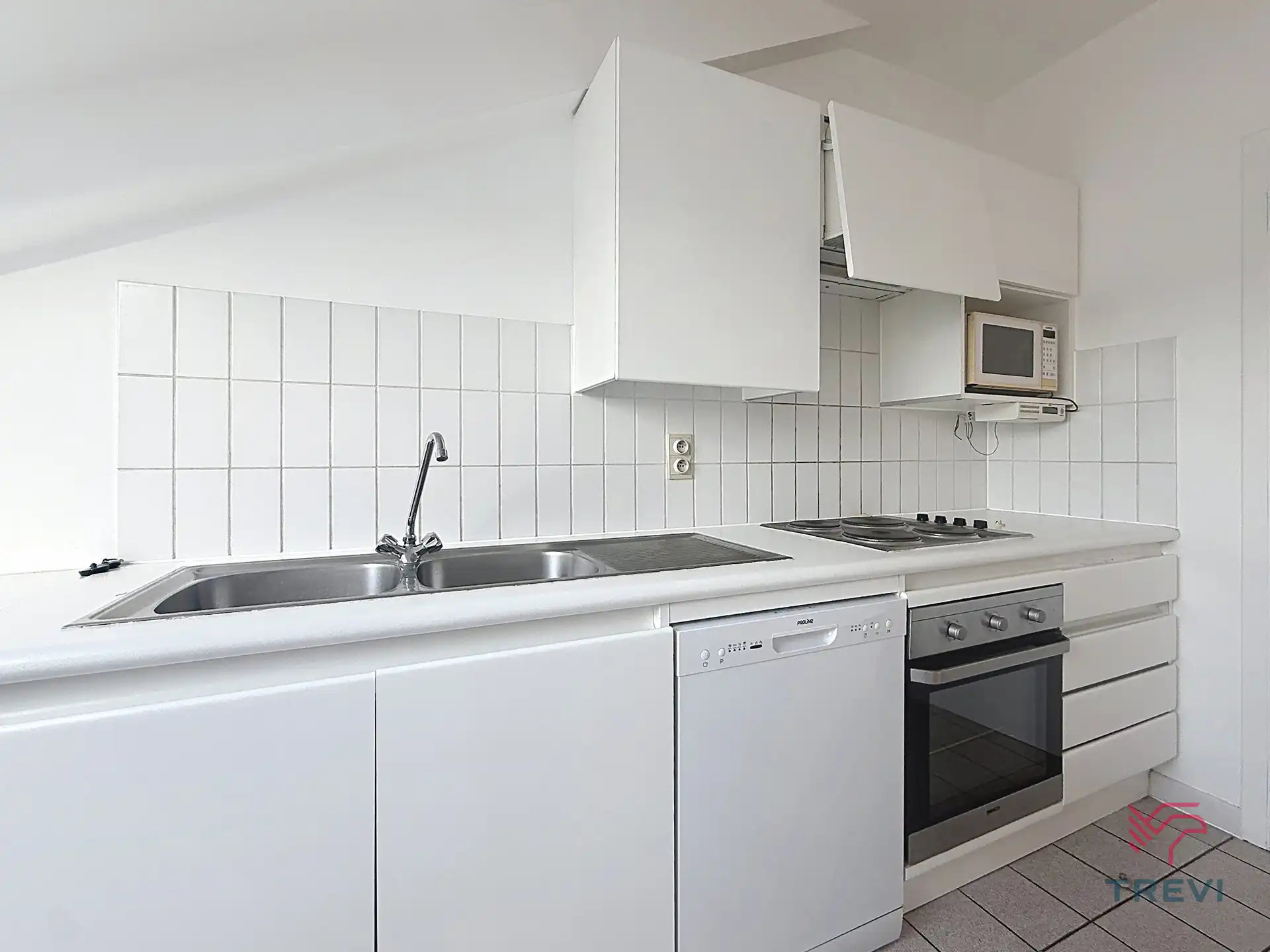 Ruim appartement met 2 slaapkamers + kelder en garagebox foto 8