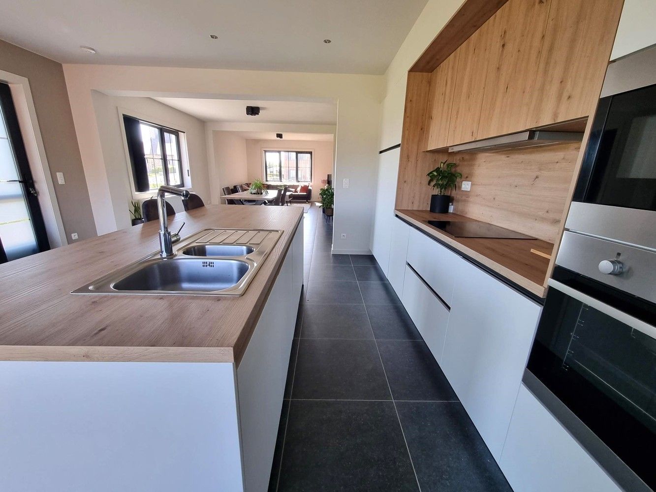 Totaal vernieuwde woning, 3 ruime slaapkamers op een mooi perceel van 8a71ca foto 7