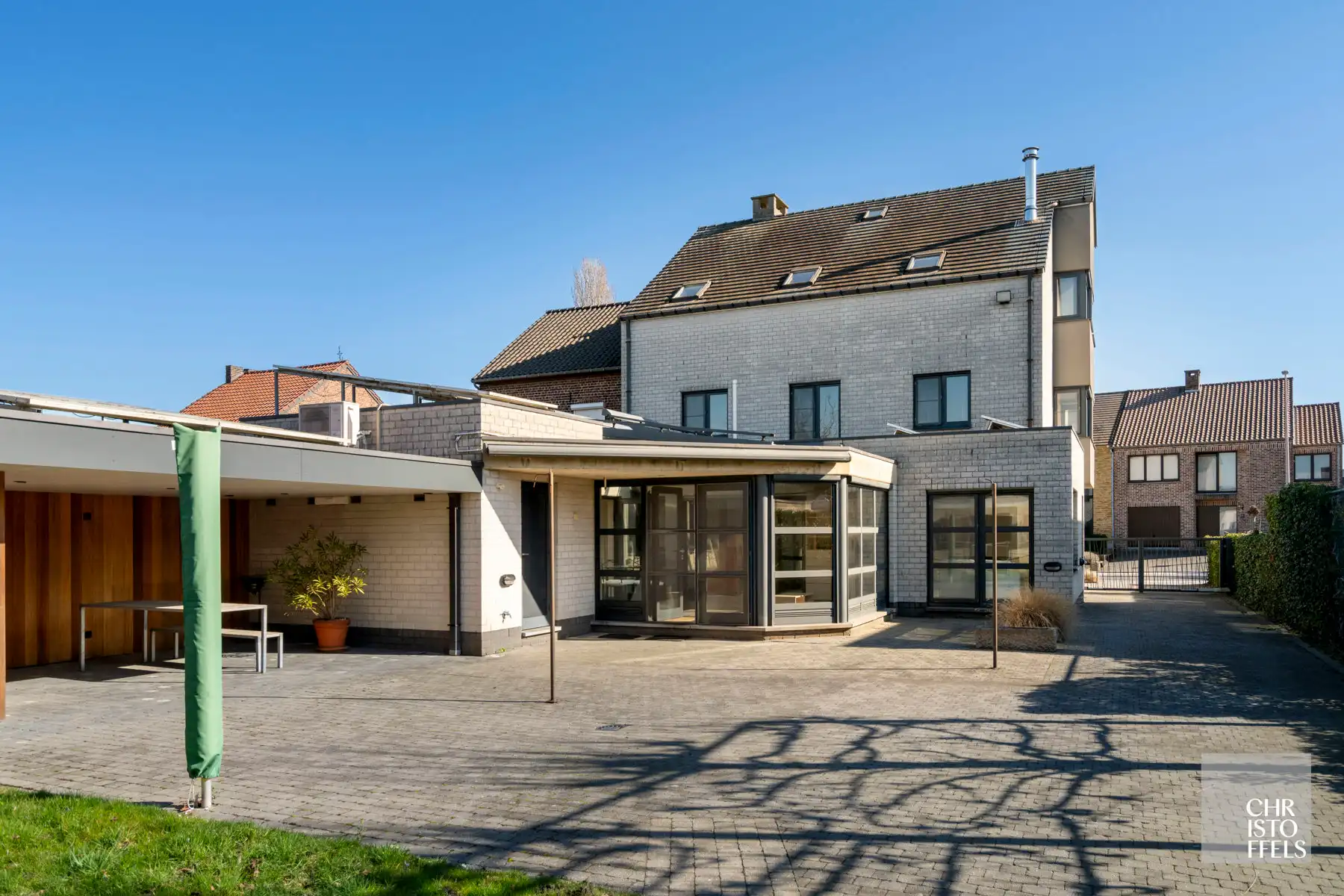 Vergunde tweewoonst met paardenaccommodatie op 3.721 m²  foto 10