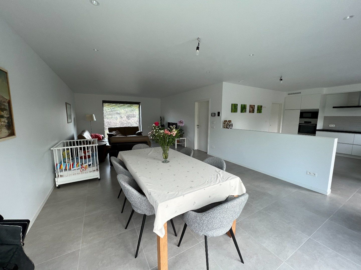 NIEUWBOUWWONING MET 3 SLAAPKAMERS EN TUIN IN IEPER foto 5