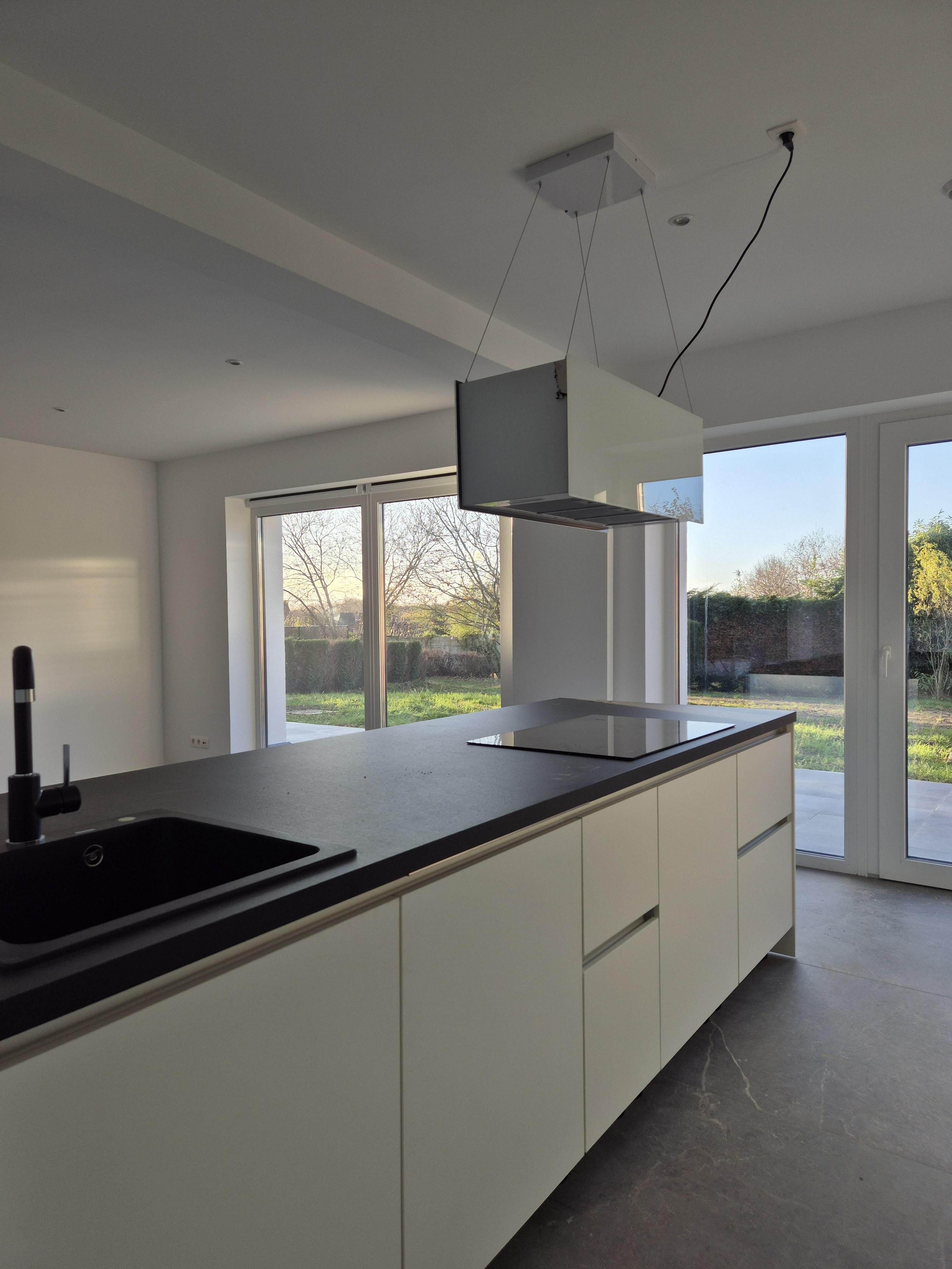 Leuke gerenoveerde woning met 4 slaapkamers en tuin foto 6