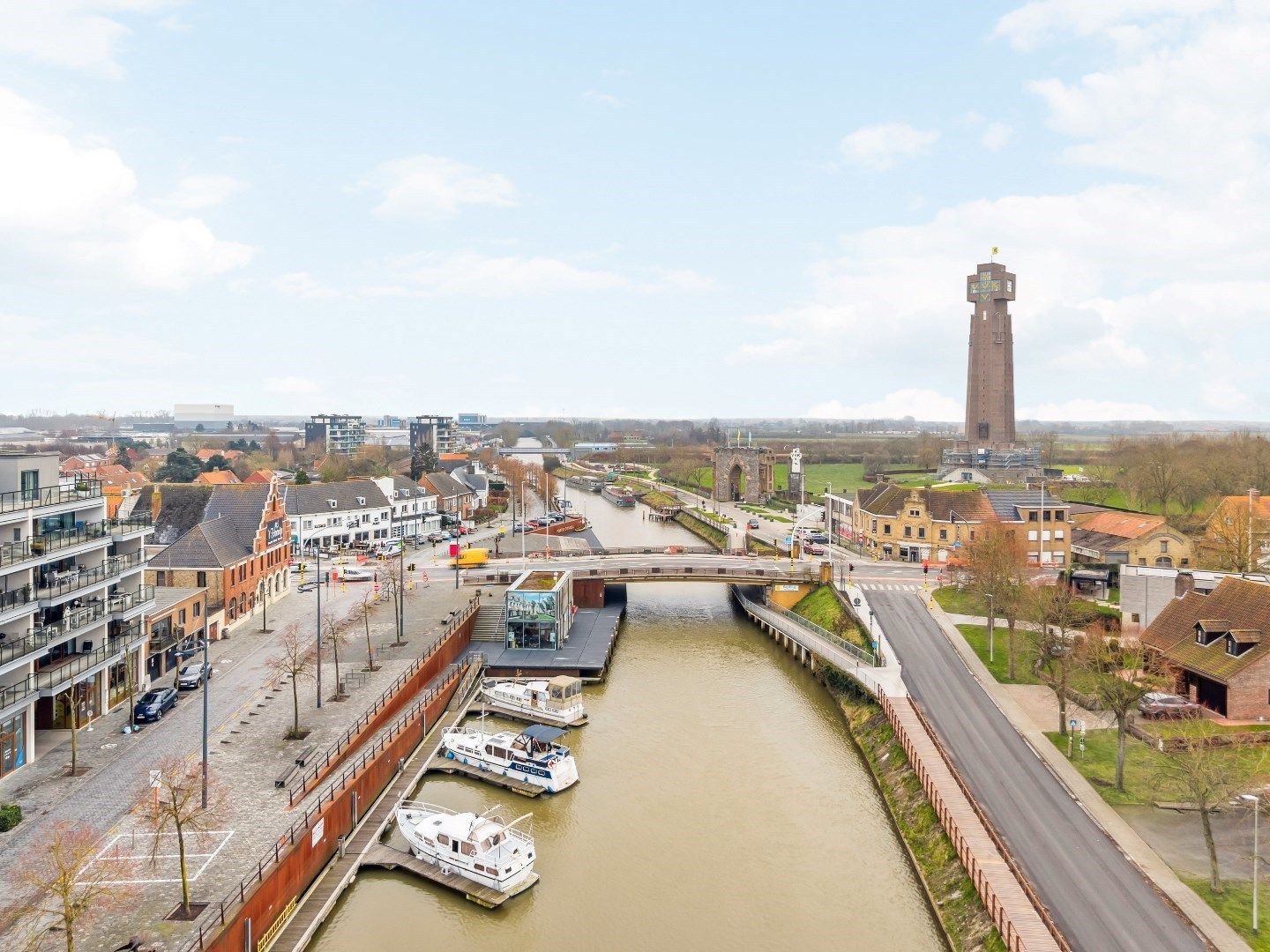 Handelsruimte (260m²) op commerciële toplocatie. foto 8