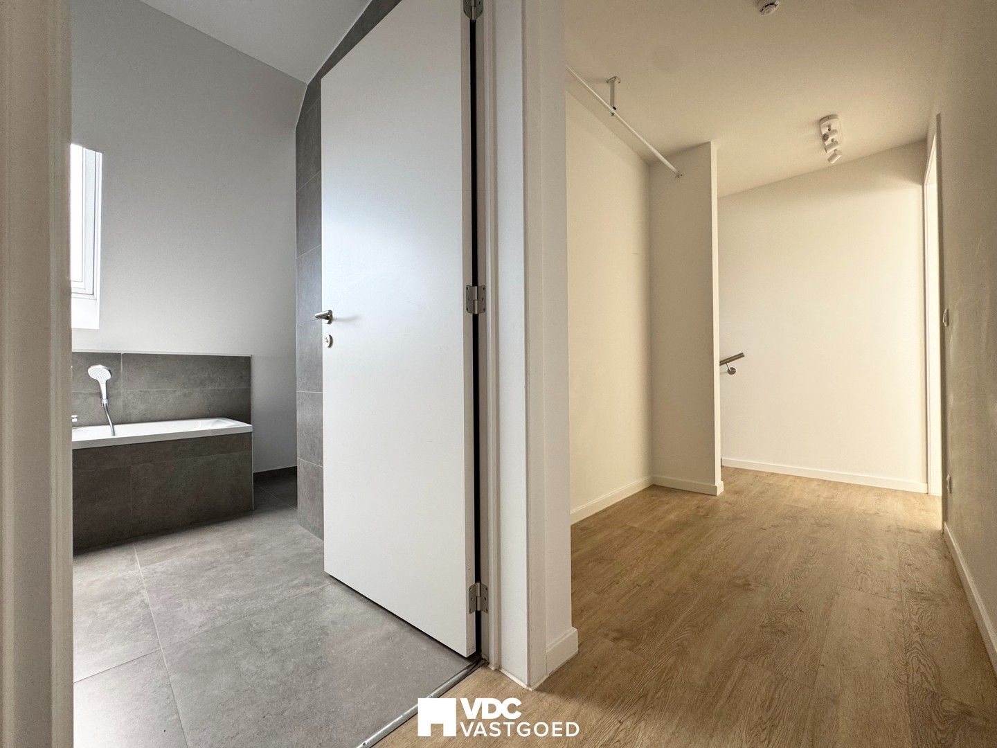 Ruim en modern duplex-appartement met 3 slaapkamers en garage foto 10