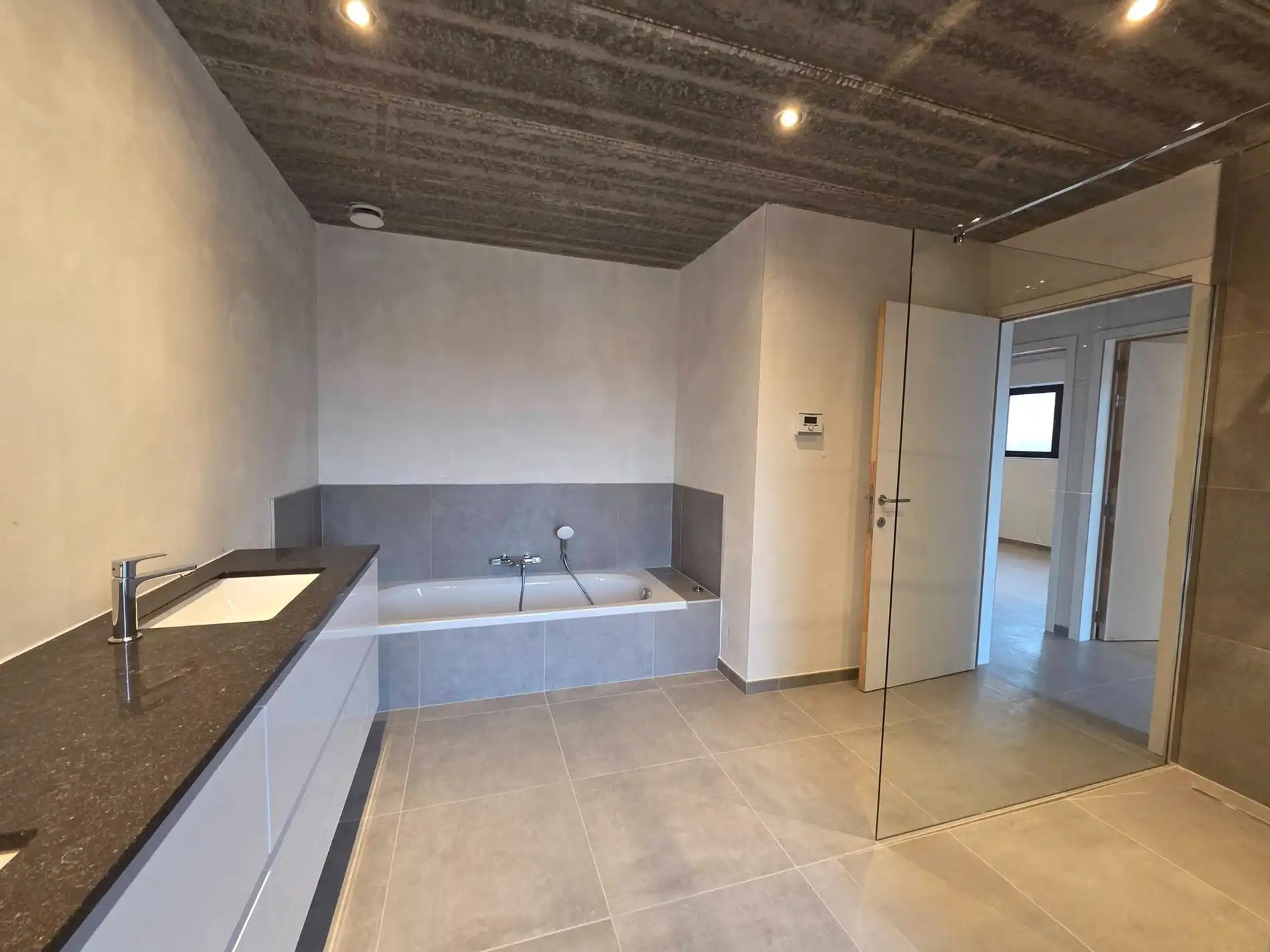 Viergevelvilla...Bouwjaar 2018...6 slaapkamers... foto 21