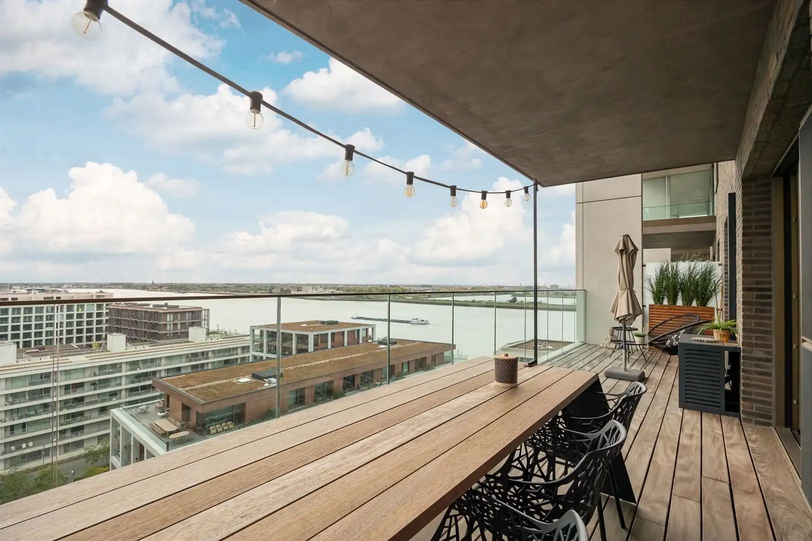 Scheldezicht app met XXL-terras foto 3