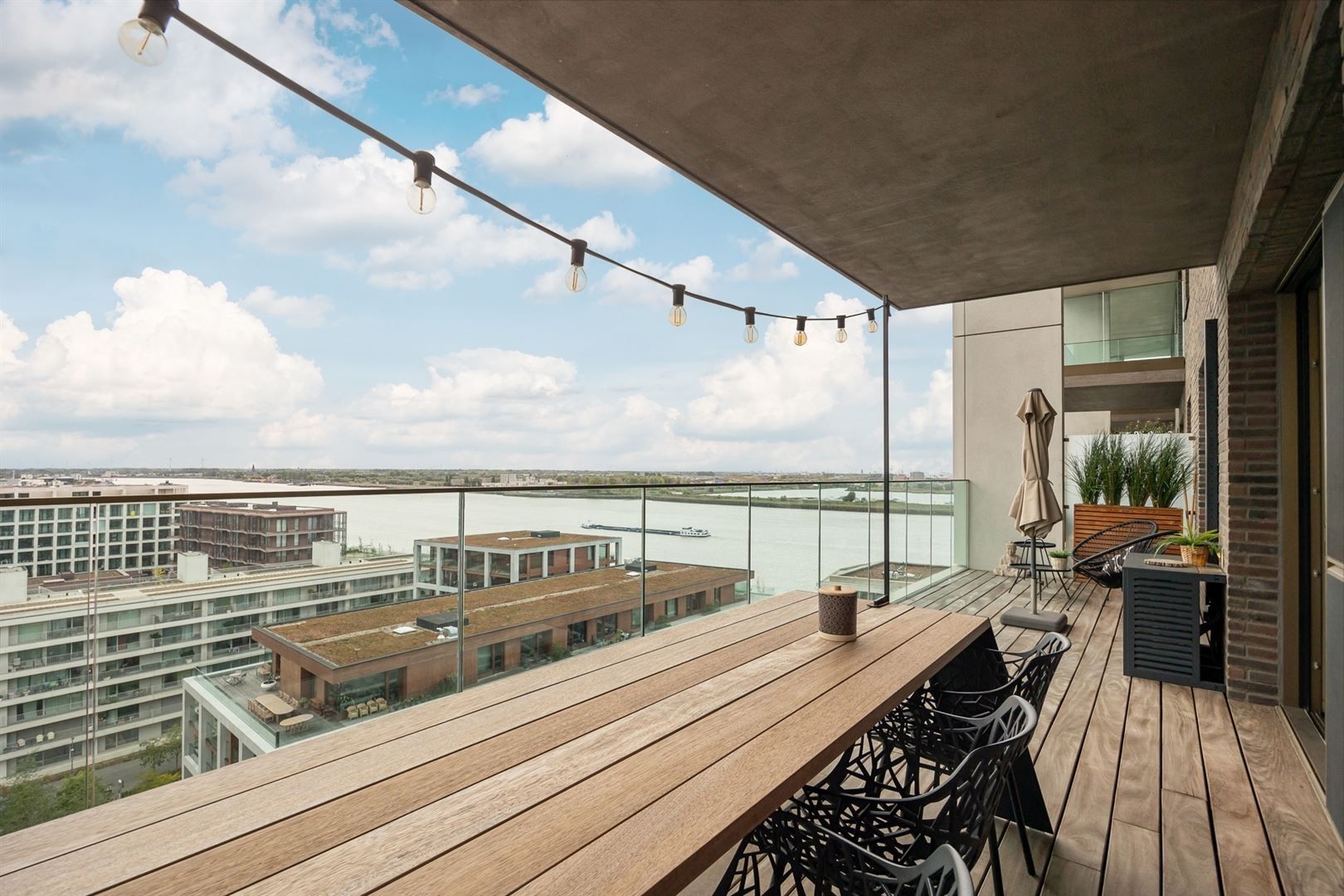 Scheldezicht app met XXL-terras foto 3