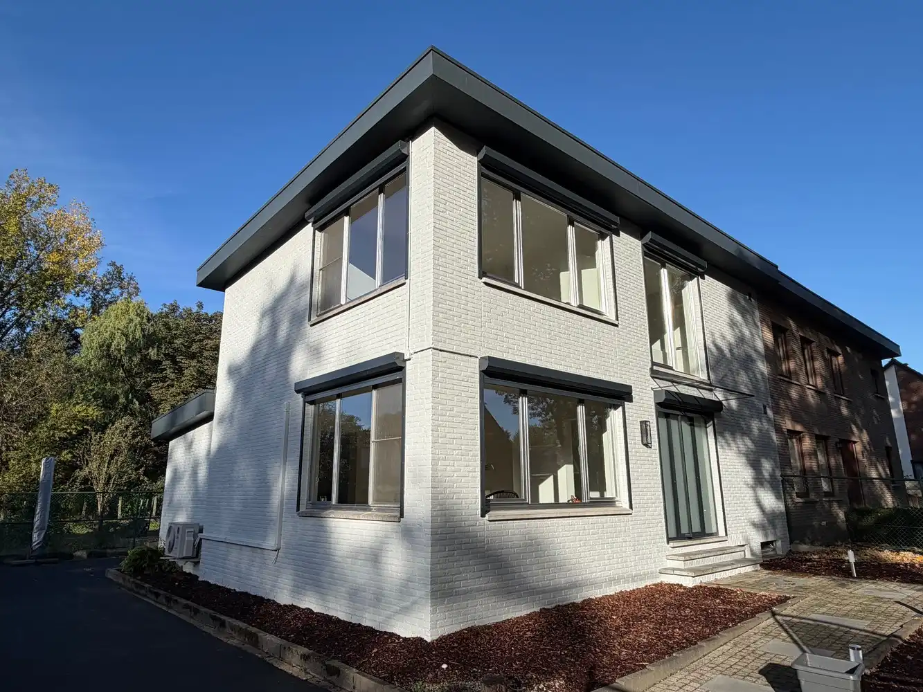 Genk, Heiweier 22: Instapklare gezinswoning met 3 slaapkamers op een uitstekende locatie nabij natuurgebied De Maten. foto 2