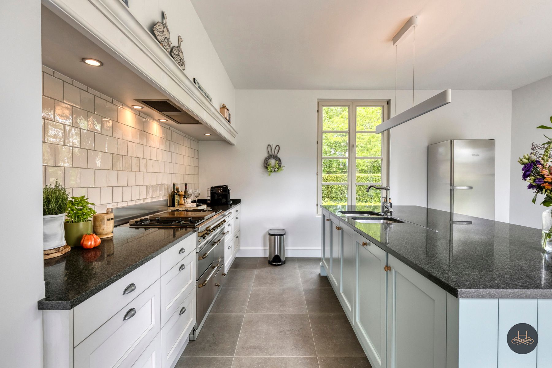 Exclusieve prachtig afgewerkte pastorijwoning met grote tuin foto 15