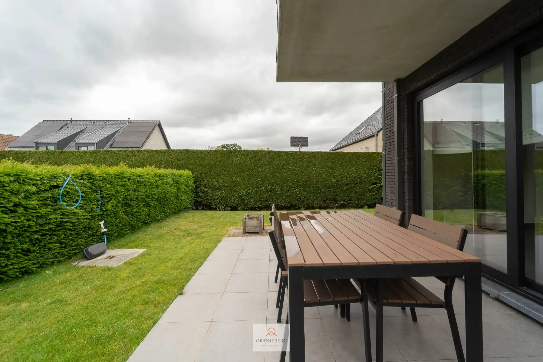 Gelijkvloers 2 slaapkamerappartement met ruime tuin foto 12