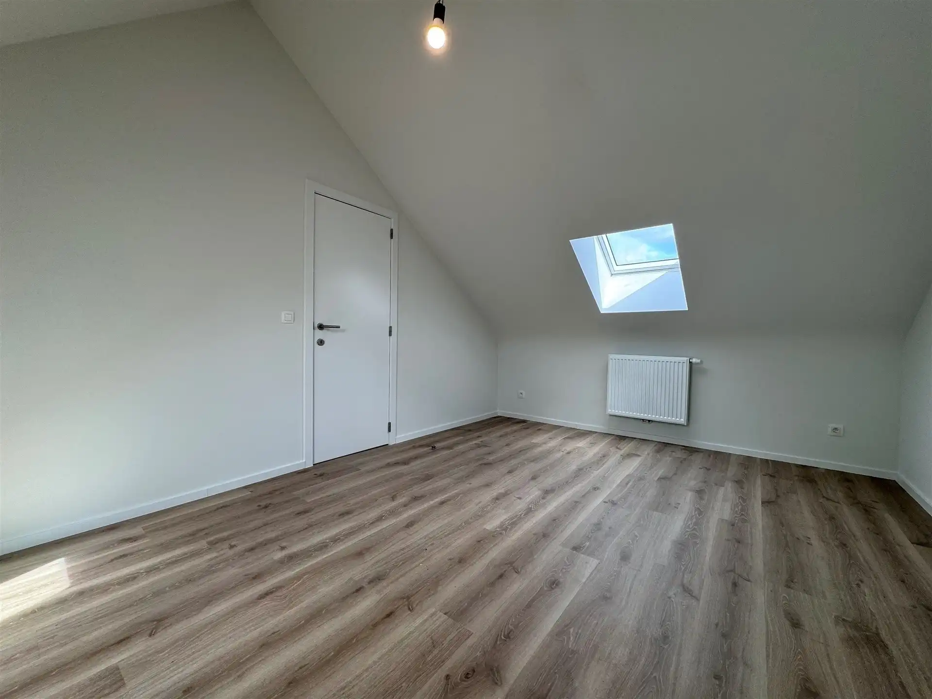 Gunstig gelegen woning met 4 slaapkamers en tuin. foto 31