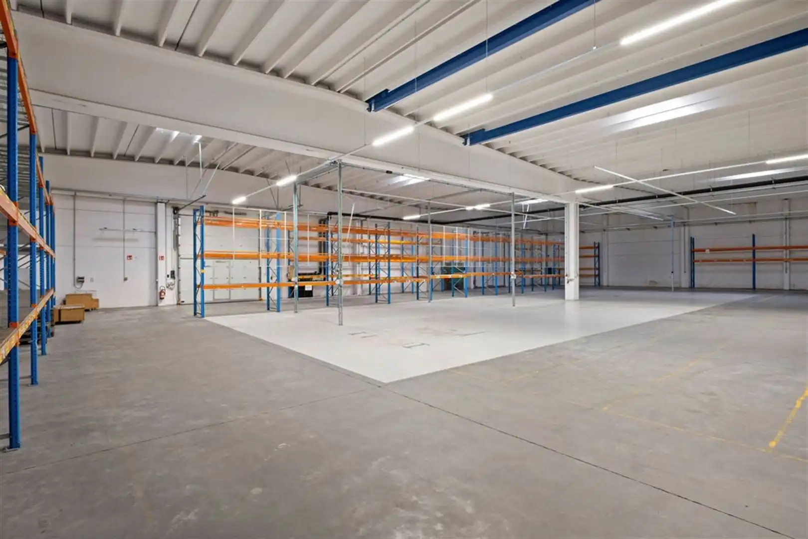 Magazijn met kantoren zichtlocatie E17 foto 10