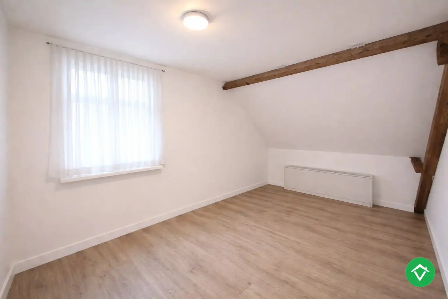 Ruime woning met 5 slaapkamers, garage en diepe tuin te Houthulst foto 28