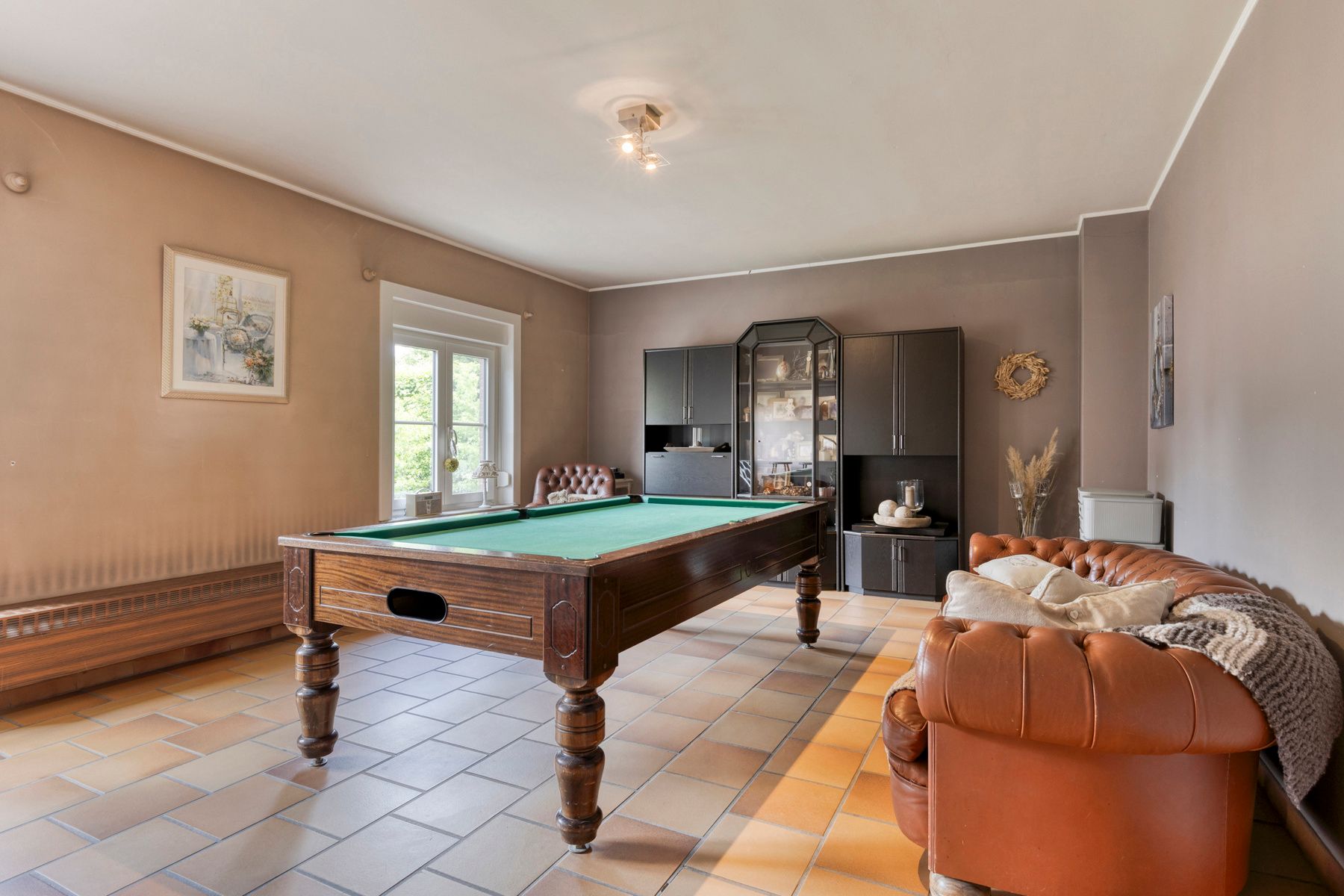 Woning met loods en vrachtwagenparking op toplocatie foto 9